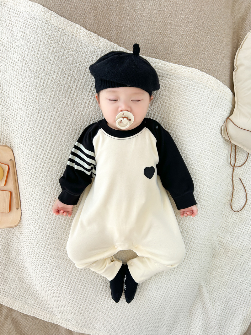 秋款小愛心連身衣實拍