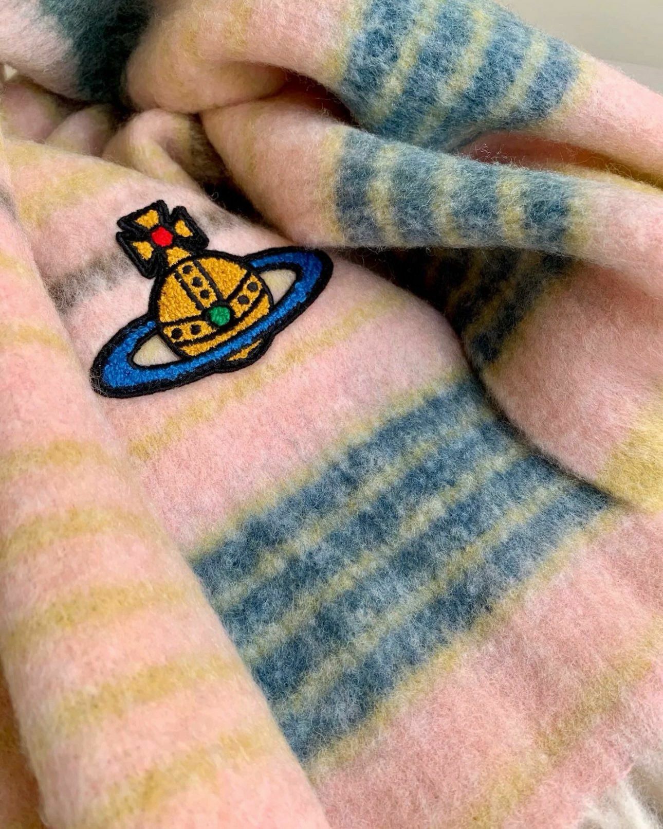 Vivienne Westwood 土星🪐羊絨圍巾