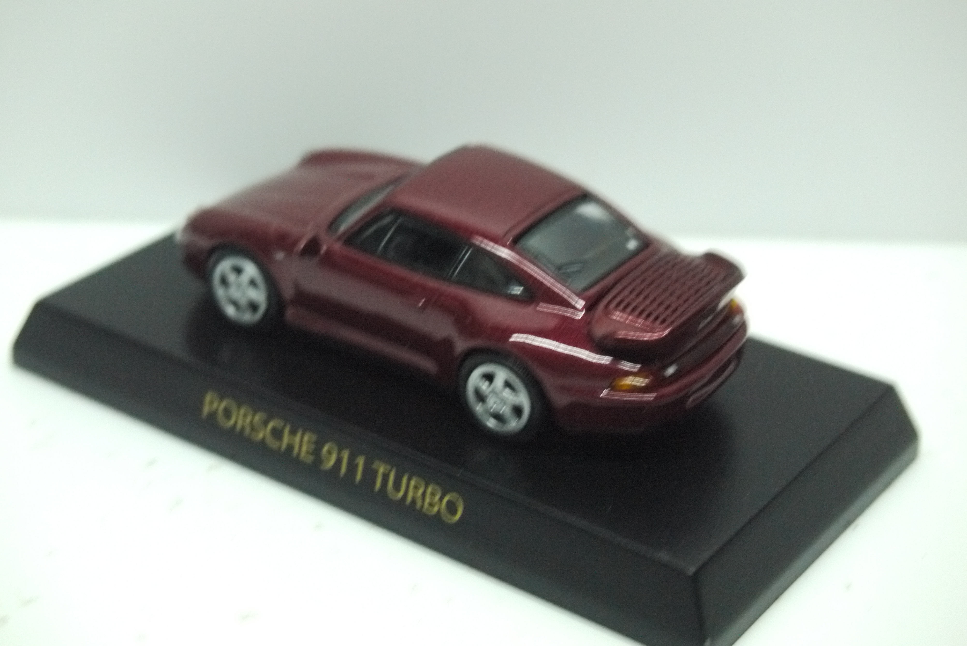 Kyosho Porsche 911 Turbo Dark Red