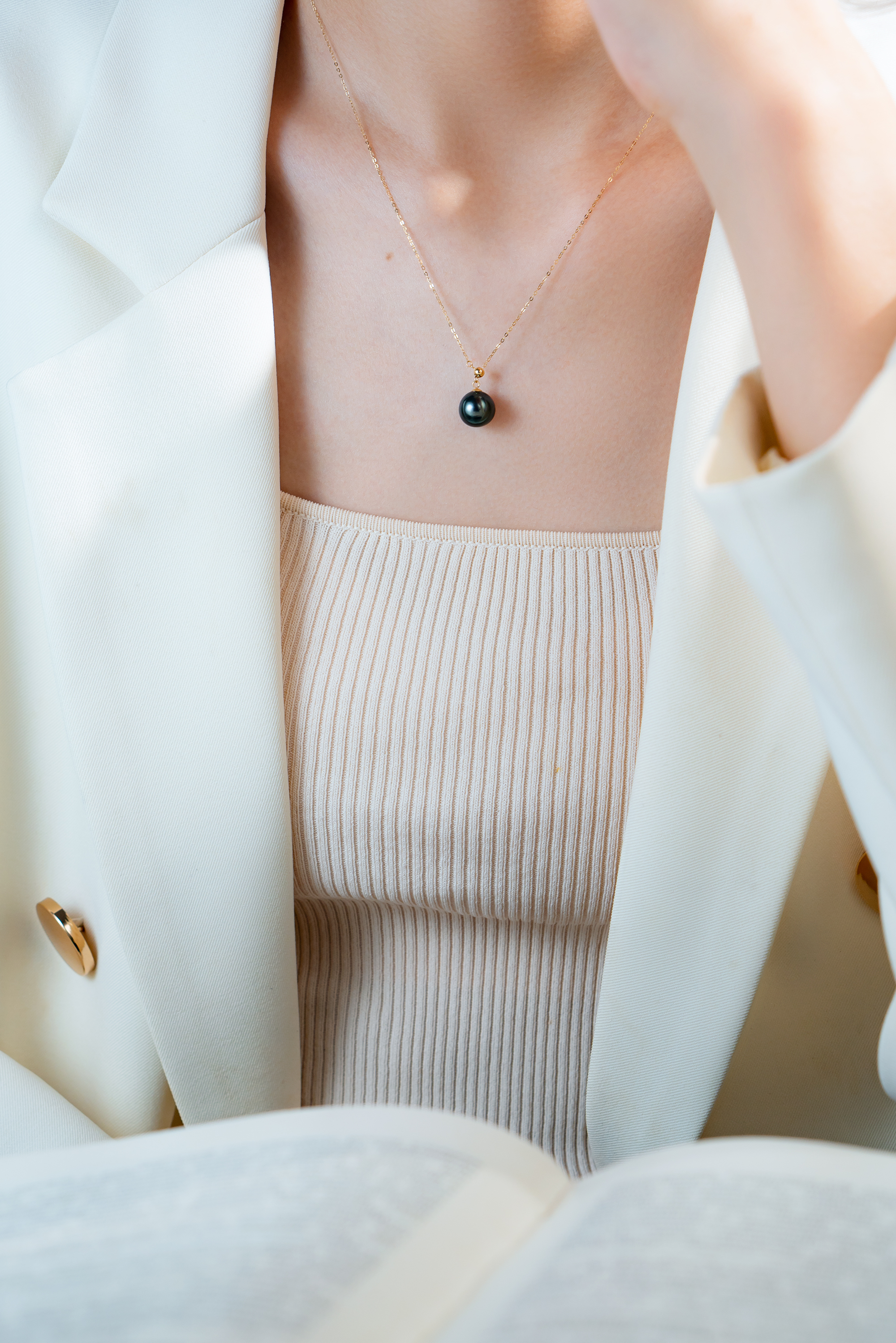 Tahiti Black Pearl | Y-shaped Adjustable | 18K Gold Nec