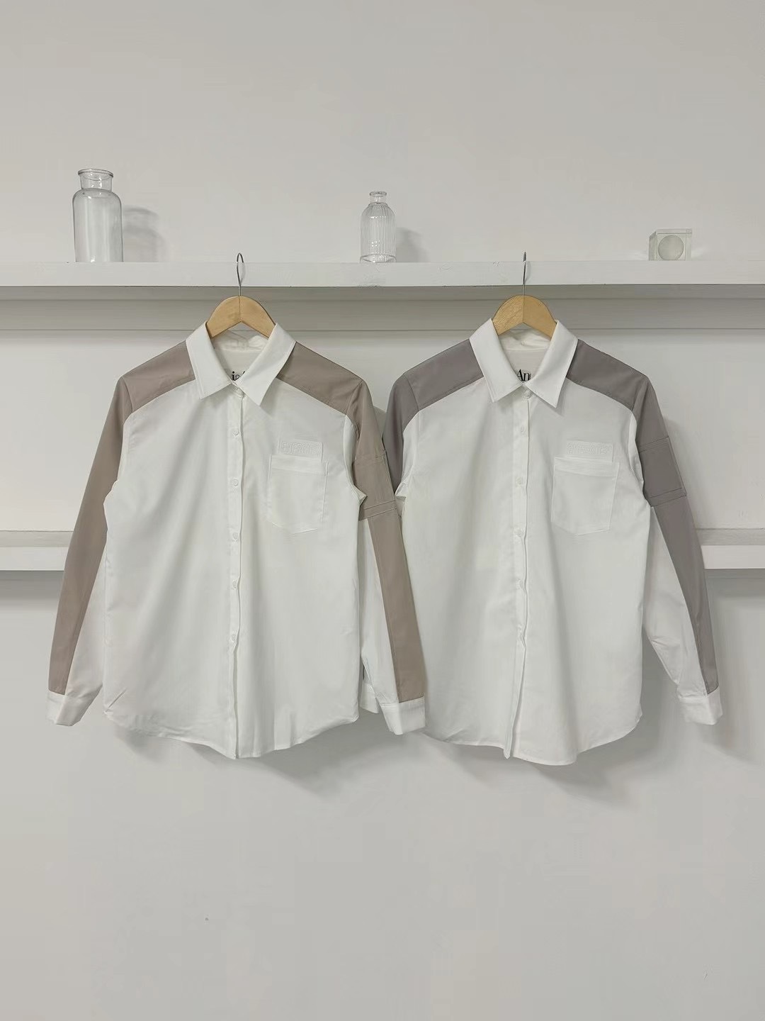 正韓𝜗𝜚撞色拼接白皮標襯衫