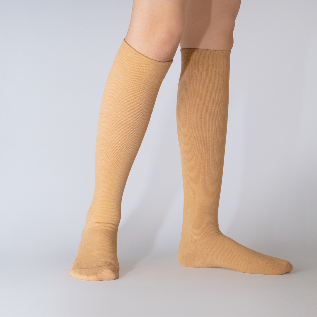 素· 只有膚｜沒有設計師款．壓力及膝襪