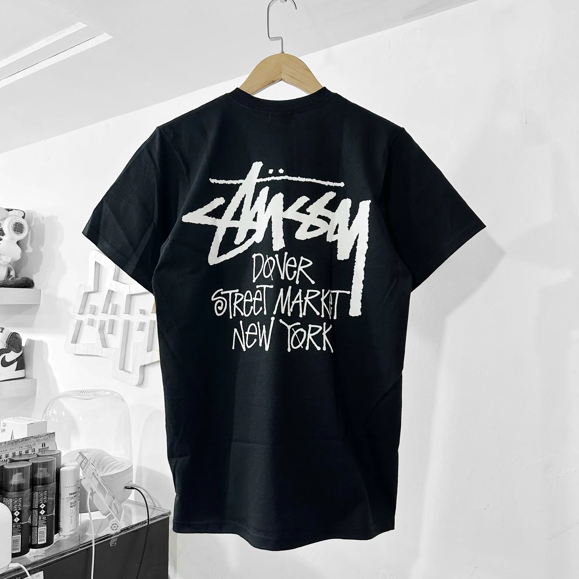 STUSSY AW24 DSM NEW YORK TEE BLACK