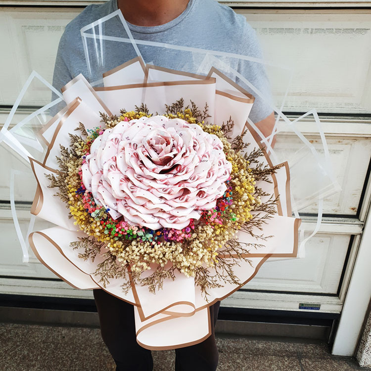 66張鈔票花束,有錢花,有錢花束,桃園花店,桃園花束,幸福禮物婚禮小物,66-pieces-banknote-money-baby's-breath-bouquet-black-wrapper