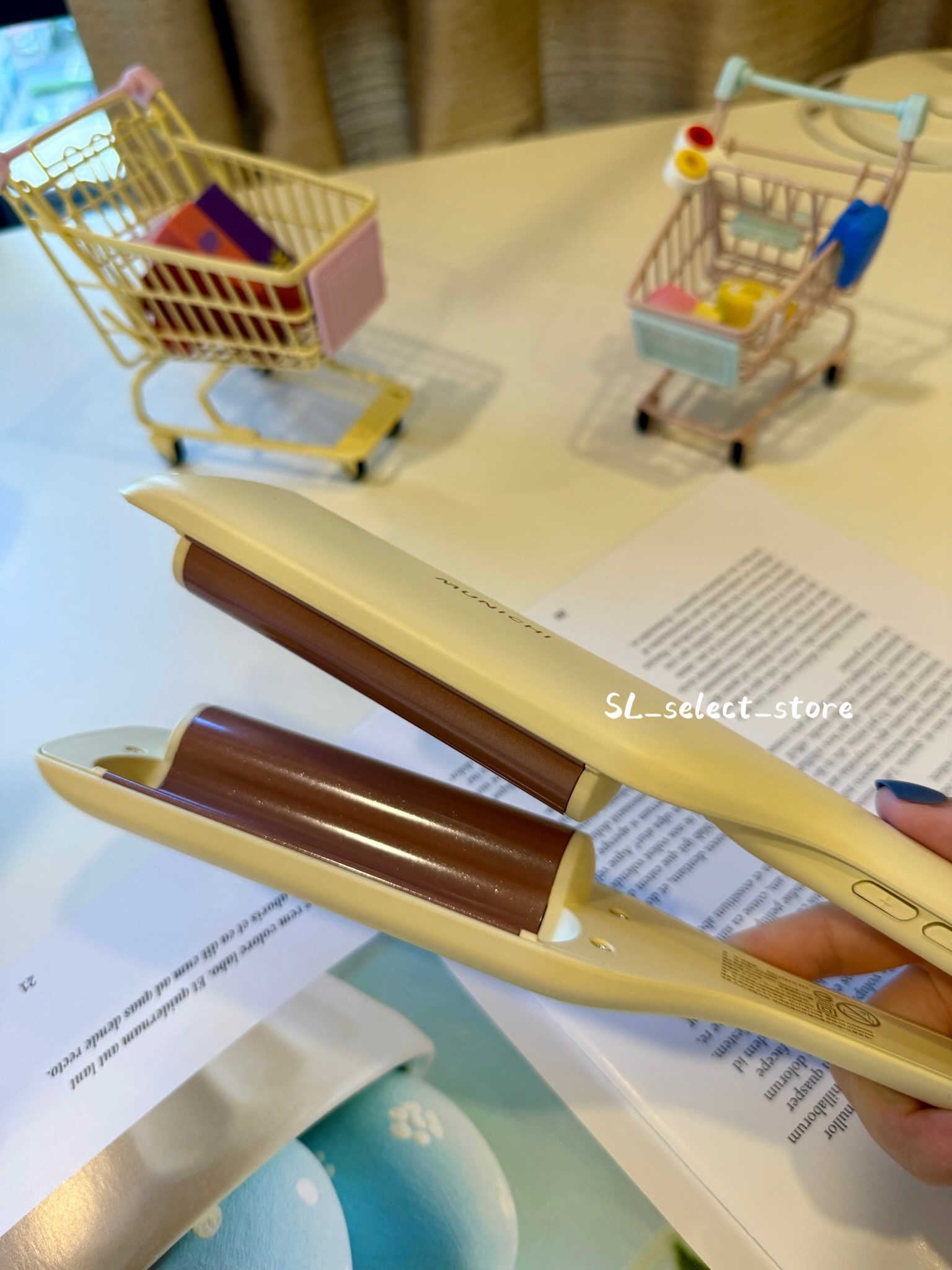 <限時開團> Munichi 沐尼黑 25mm 負離子水波紋蛋捲夾 蛋捲夾 淡山茱萸粉 櫻草淡黃