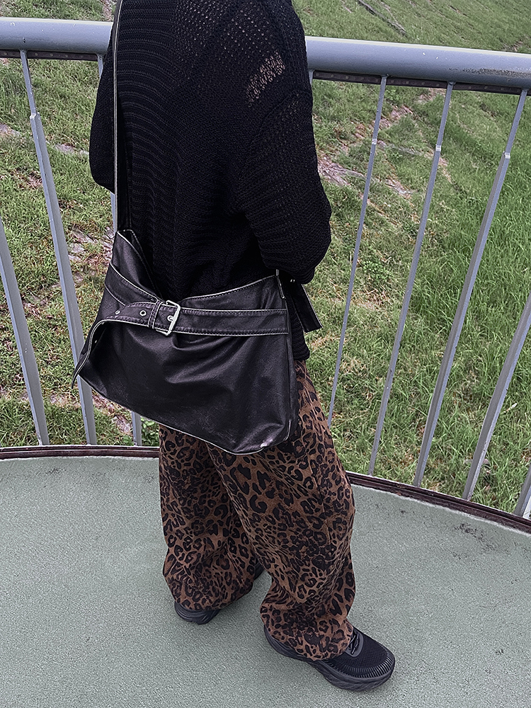 做舊皮革側背包