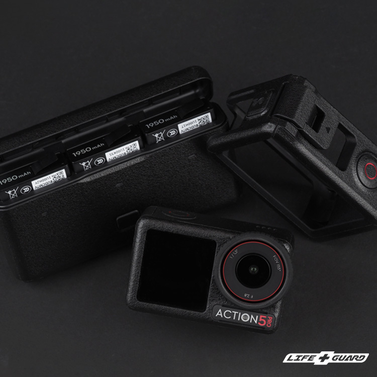 LIFE+GUARD  DJI Osmo Action 5 Pro 電池貼膜安裝示意圖