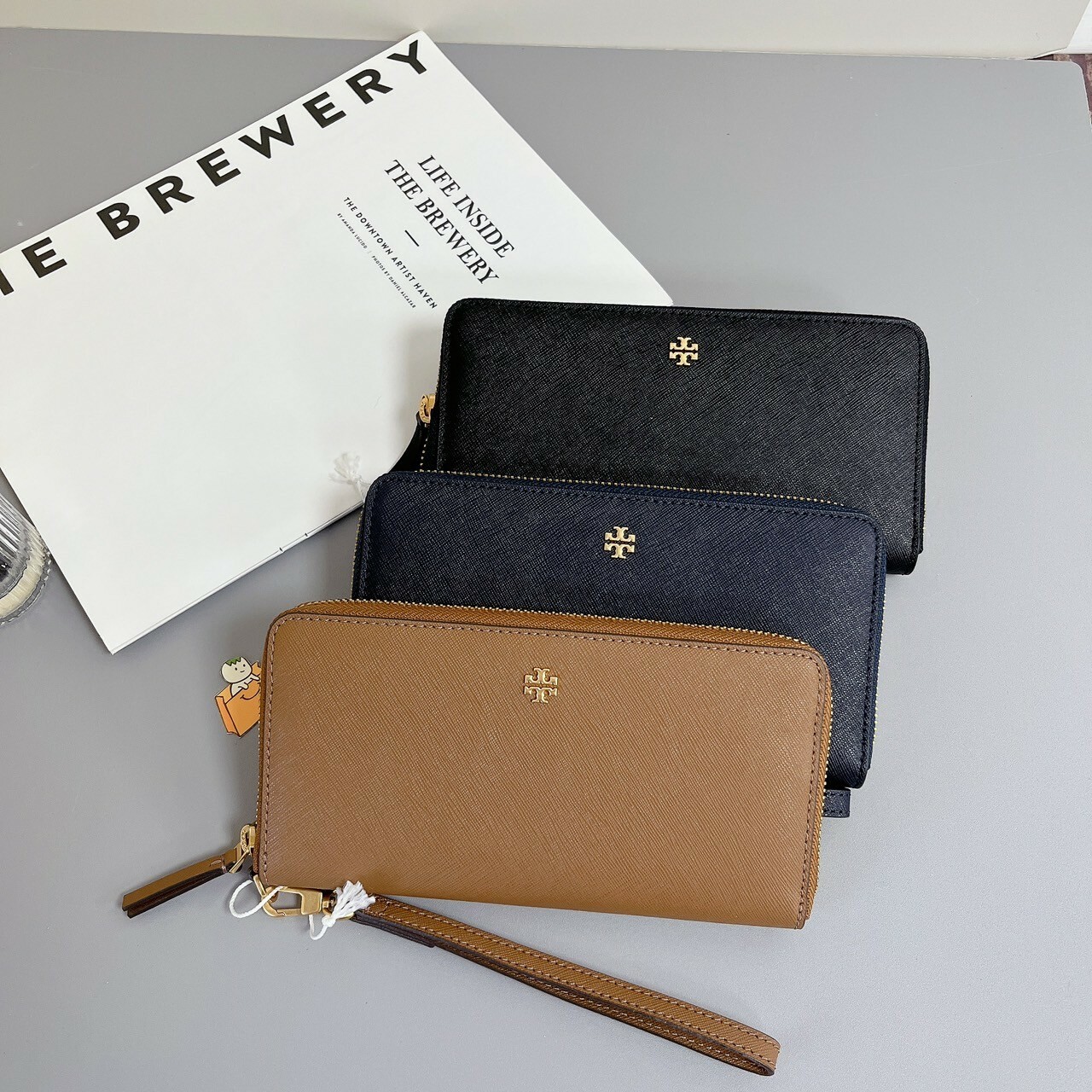 tory-burch-emerson-long-wallet