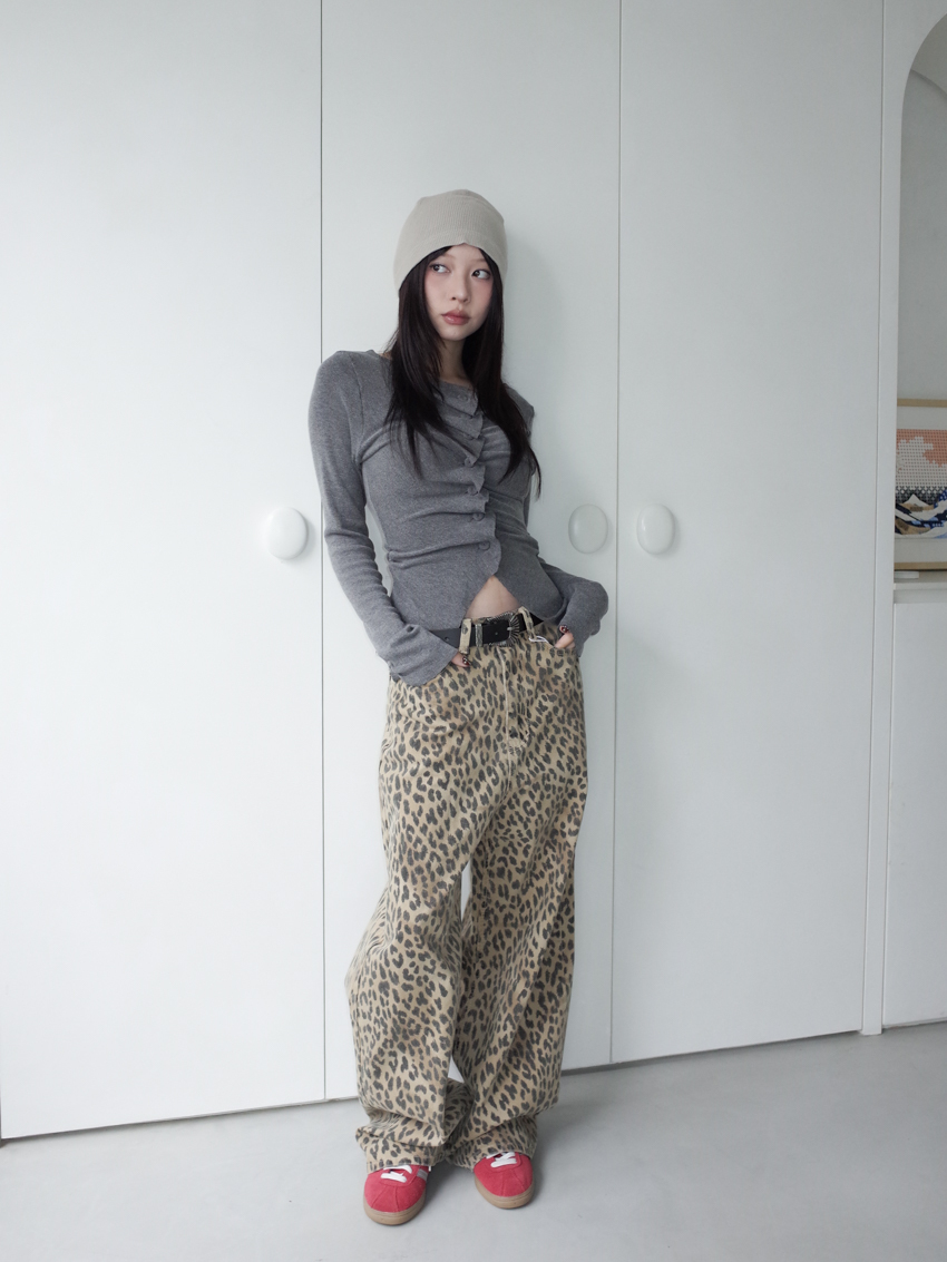(Jennie vibes!) perfect fit leather label leopard print washed straight pants