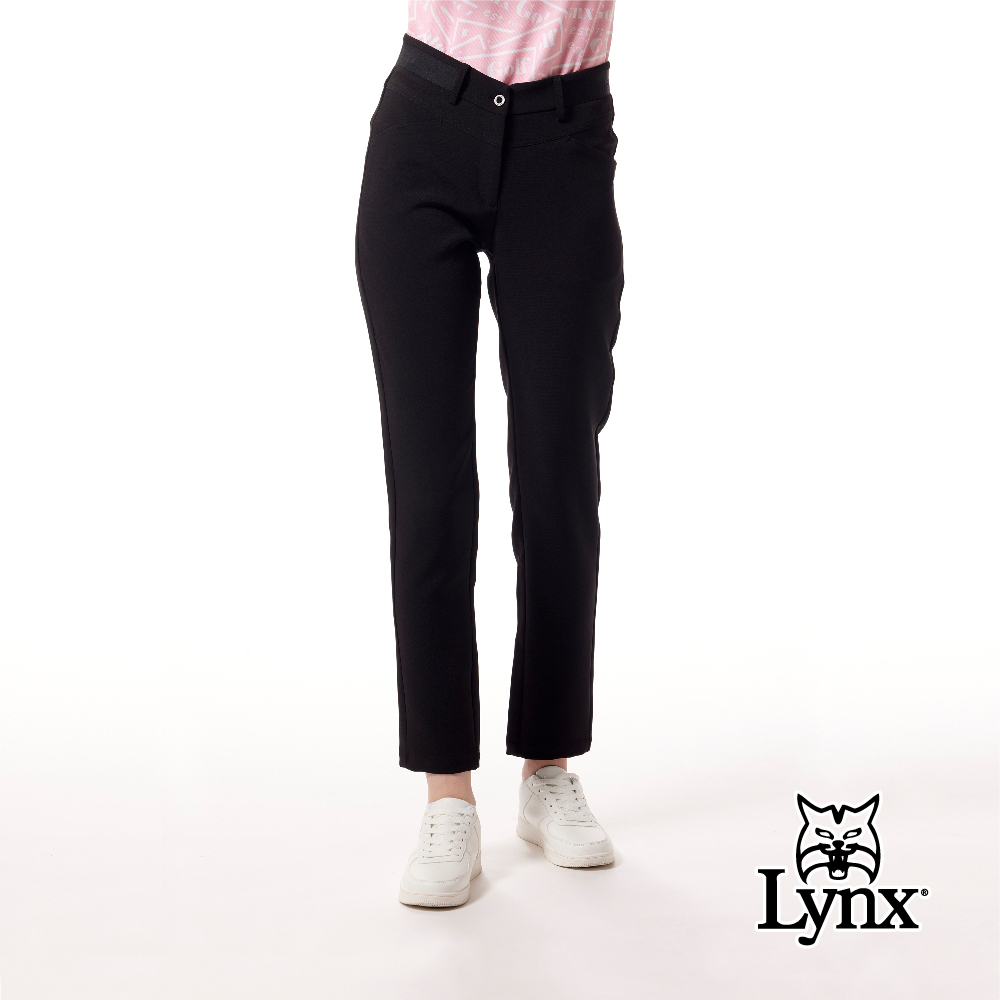 【Lynx Golf】壓紋織帶剪接金屬貼膜前低後高設計窄管長褲