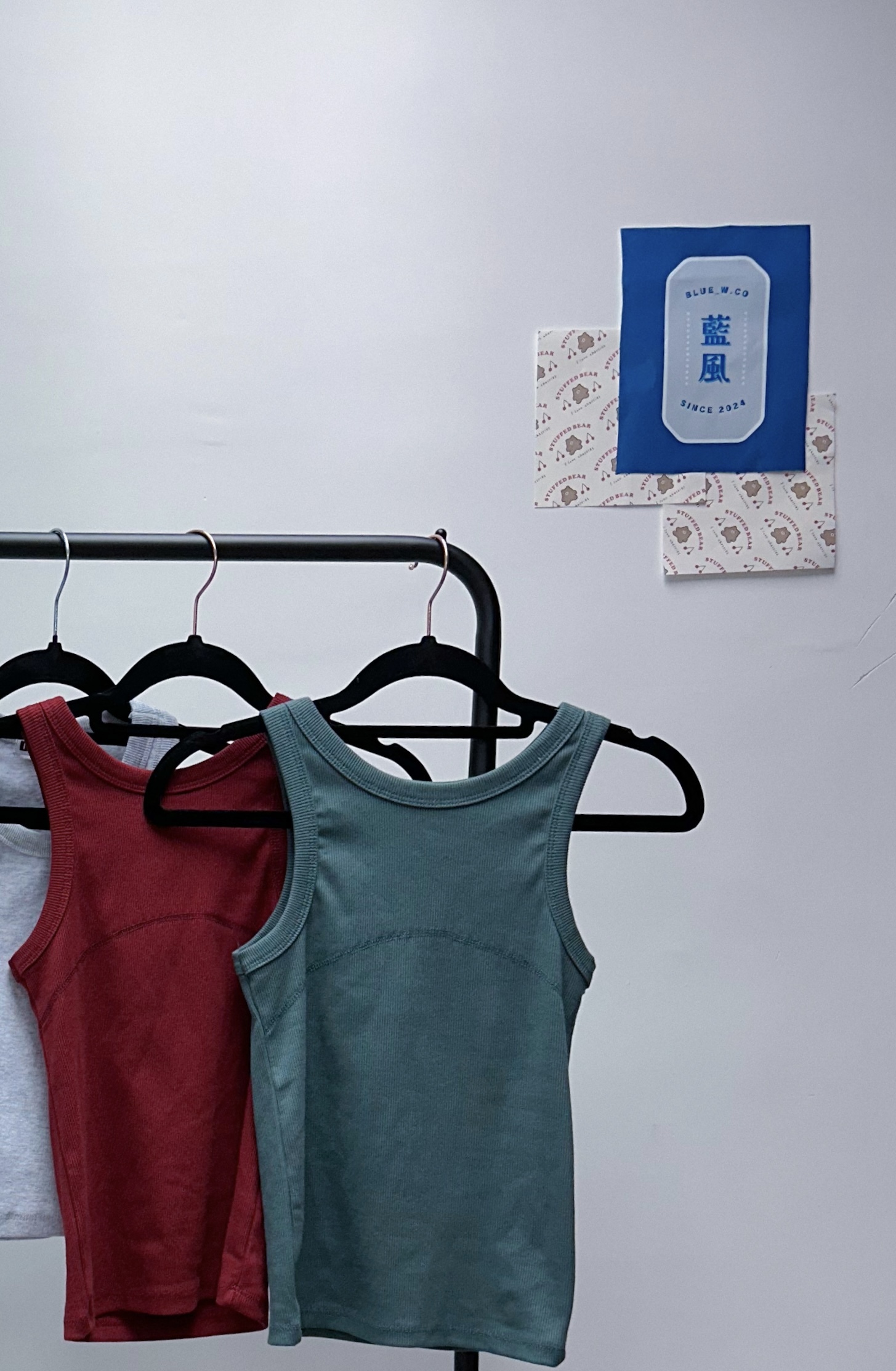 縫線入肩背心（紅/綠）