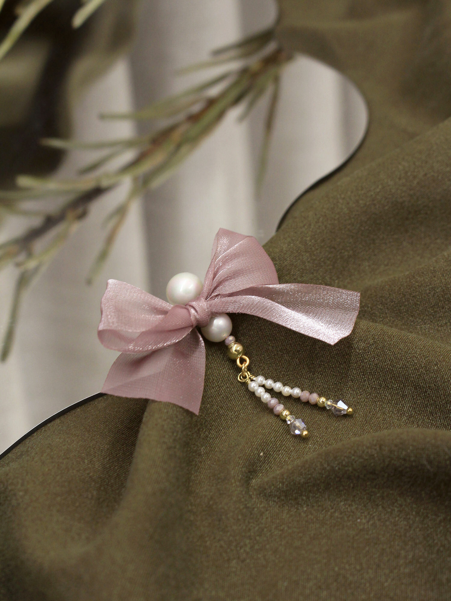 日劇般迷戀。MUCHAT手作14KGP珍珠透紗蝶結耳骨夾(單支)