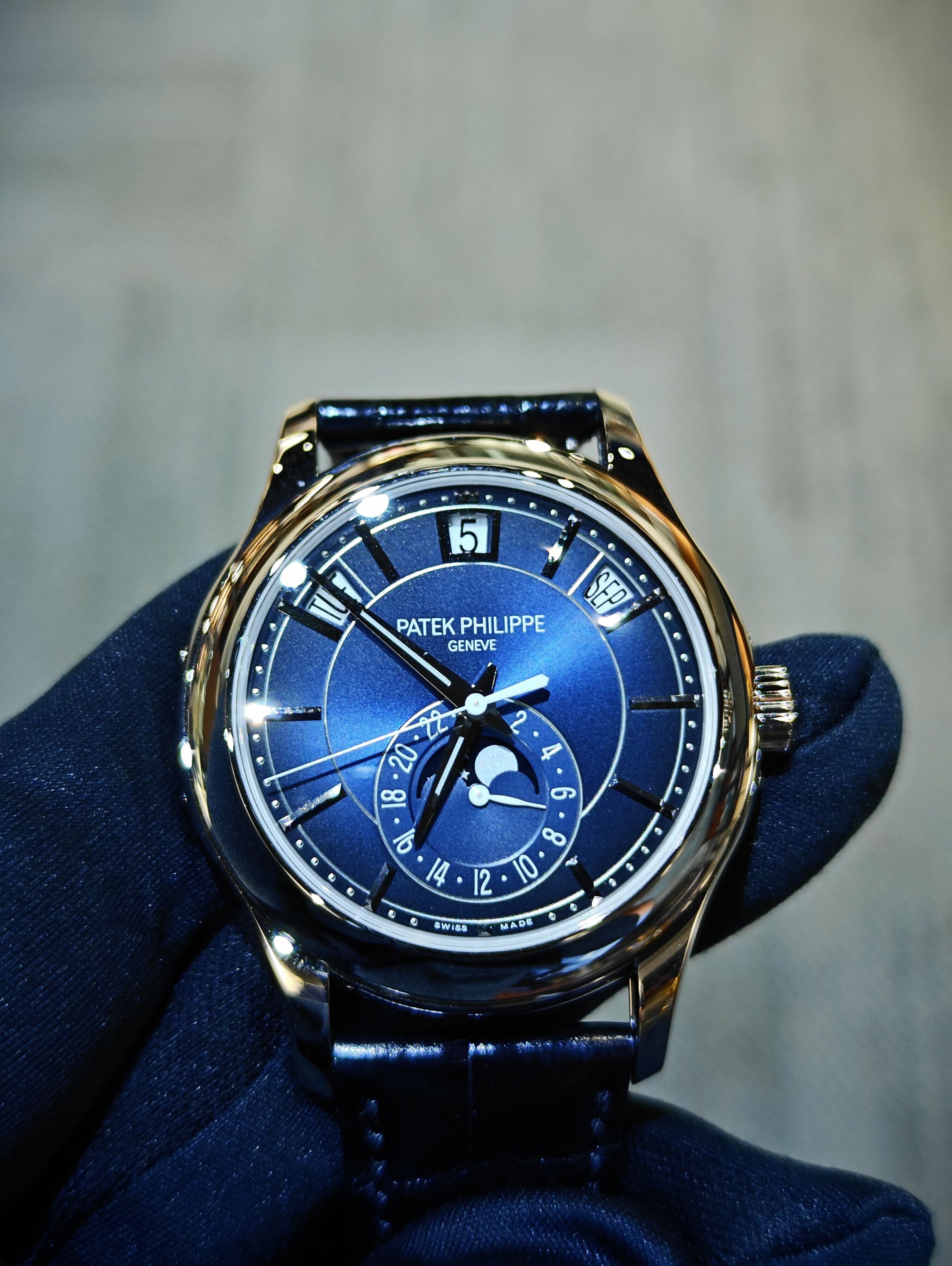 BRAND NEW 5205G-013 5205 PATEK PHILIPPE BLUE DIAL ANNUAL CALENDAR MOON PHASES WHITE GOLD 40 MM