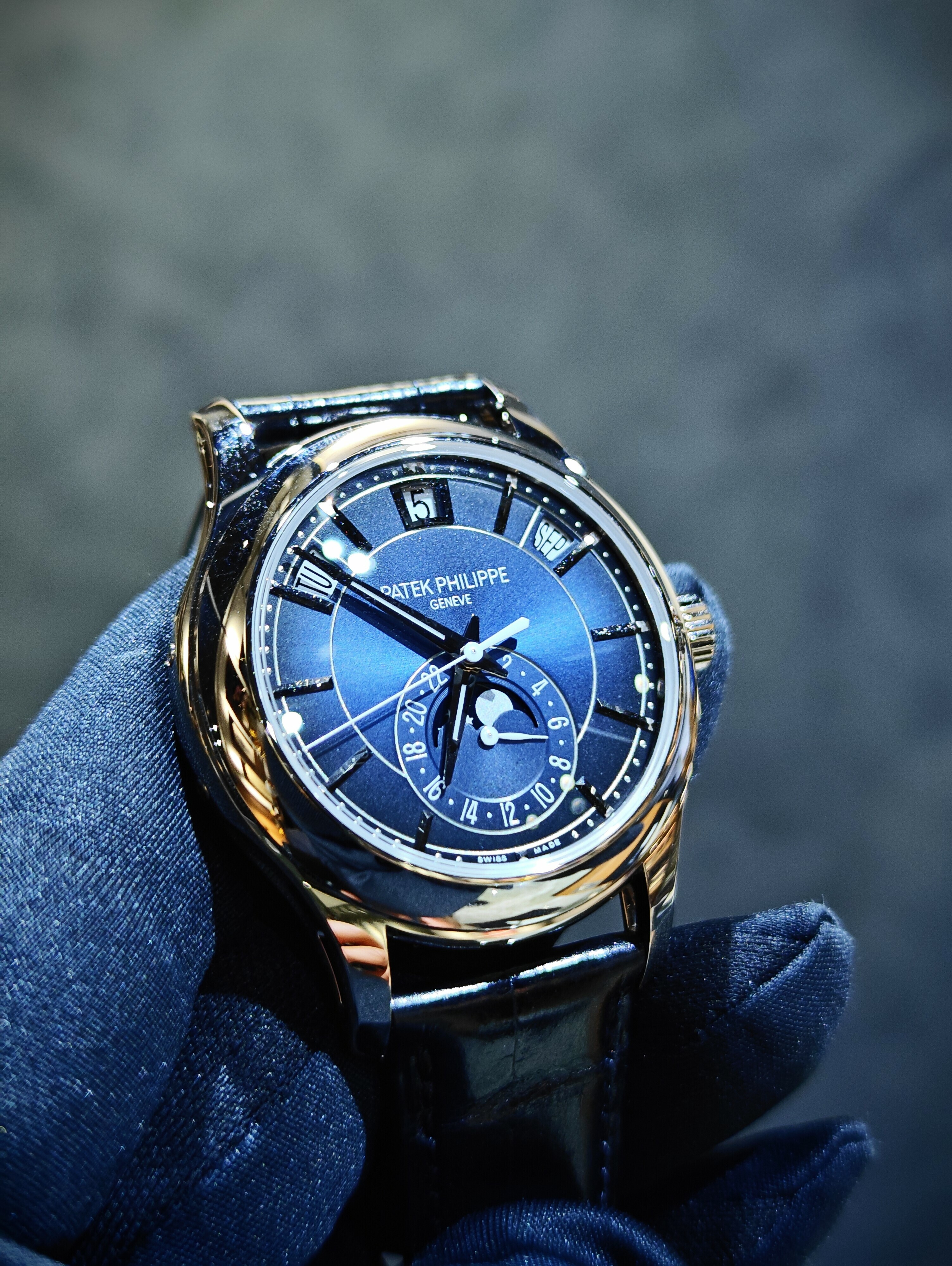 BRAND NEW 5205G-013 5205 PATEK PHILIPPE BLUE DIAL ANNUAL CALENDAR MOON PHASES WHITE GOLD 40 MM