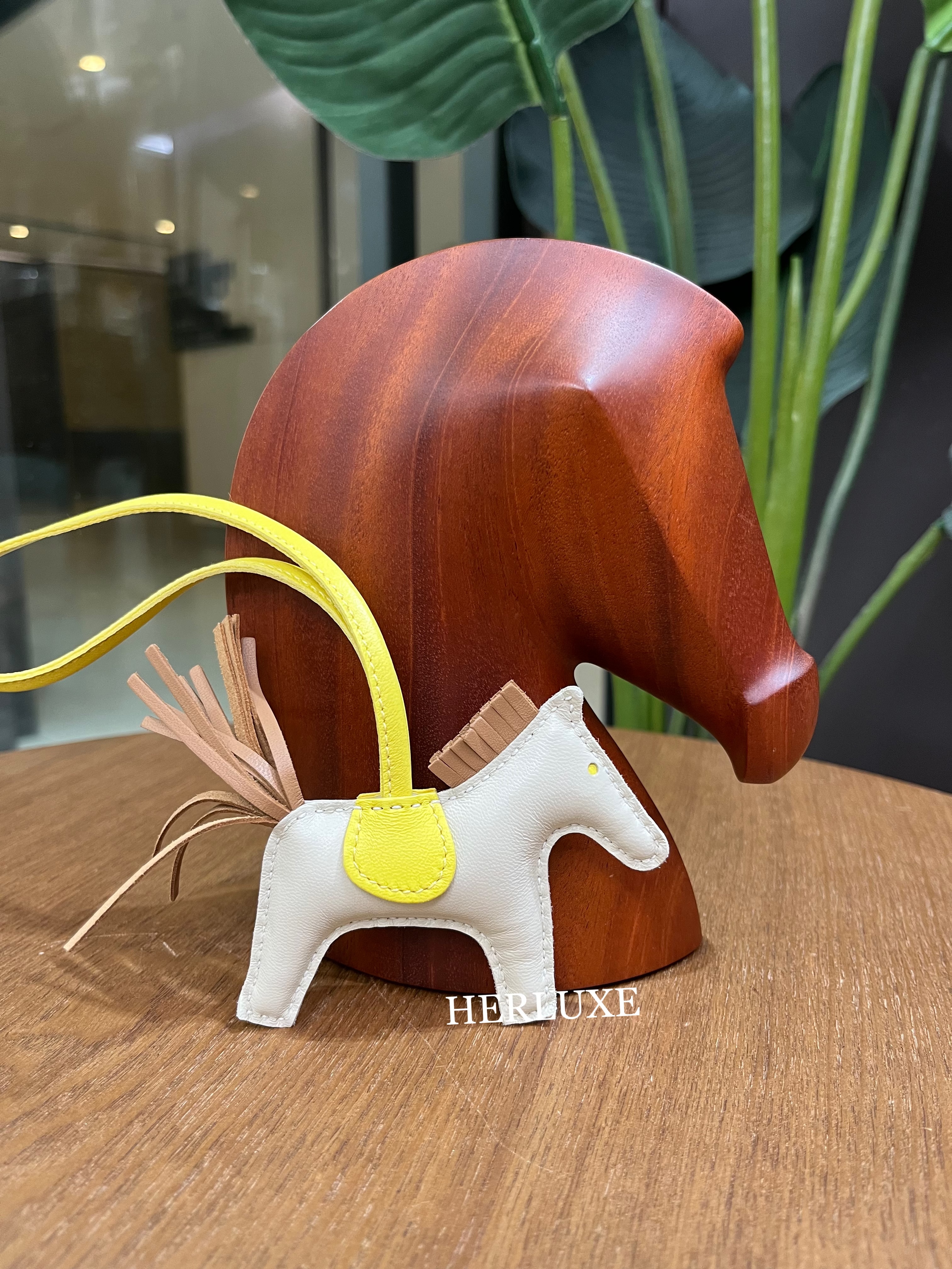 Rodeo pm 10 craie/ 1Z jaune poussin / 0M chai