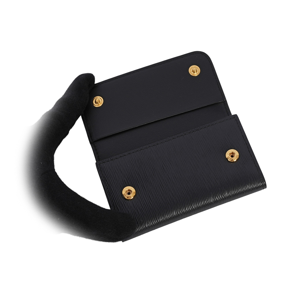 【PRADA】浮雕Logo 水波紋皮革壓釦六孔鑰匙包(黑色)1PG222 2B6P F0002