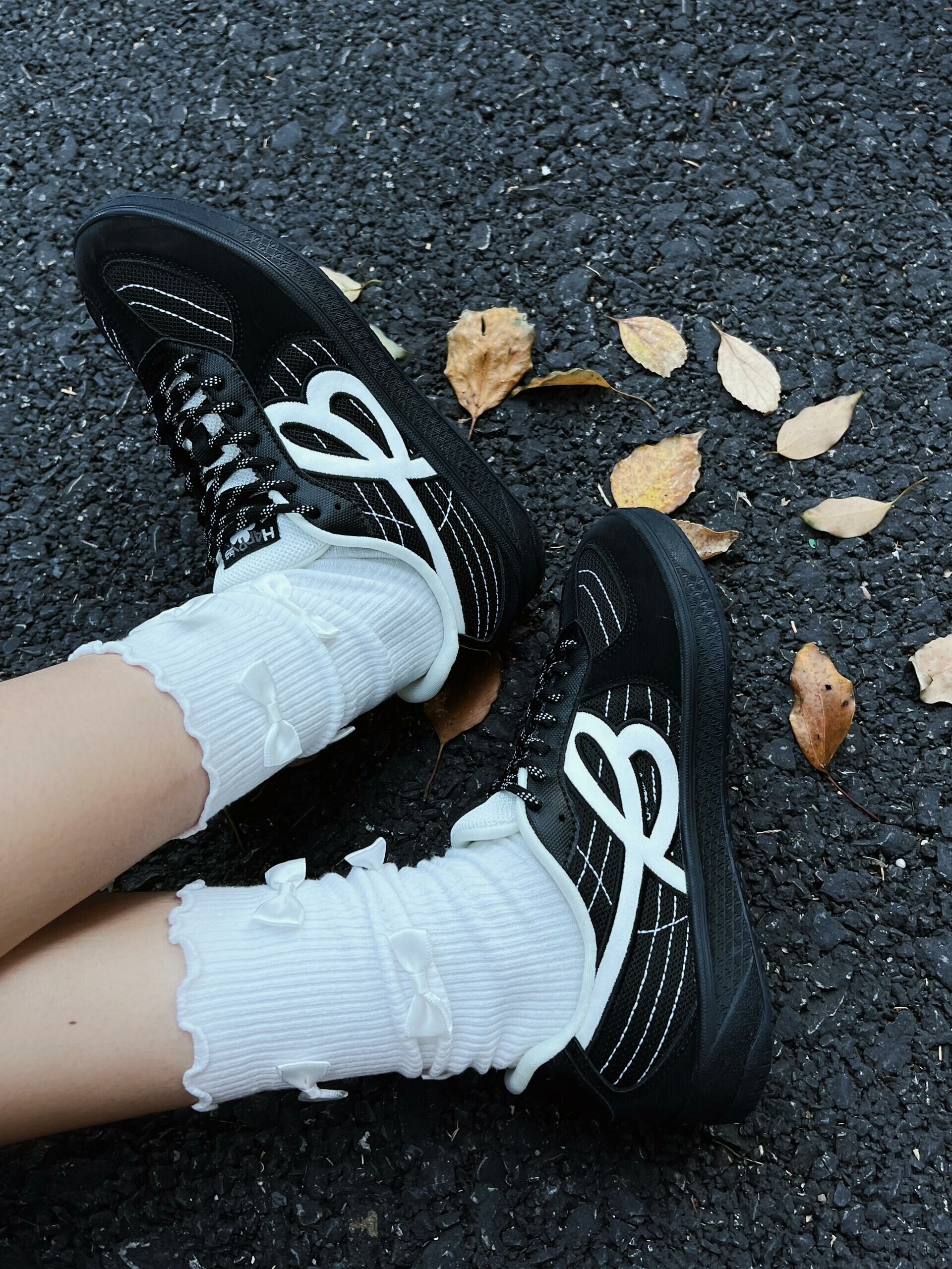 HBD x We Flower 小花鞋 麂皮 拼接 外縫線 焦糖底 復古 德訓鞋 黑色 失重黑 winter同款/預購