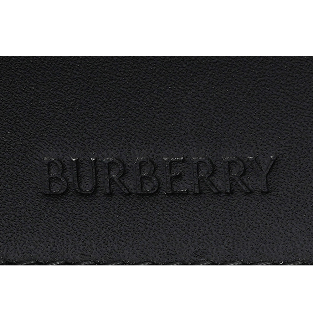 【BURBERRY】經典格紋浮雕小牛皮二折名片夾/卡片夾(黑色)8079772