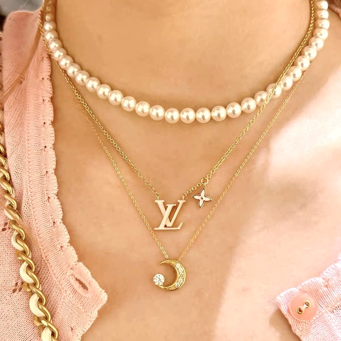 18k lv老花字母”粉黑琺瑯特殊色定製項鍊