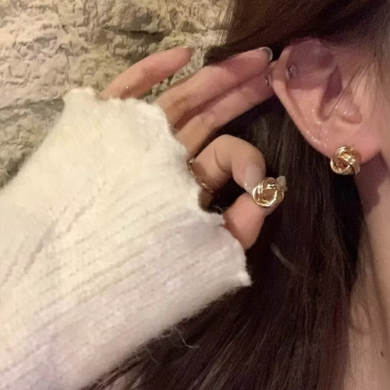 細緻金銀麻花纏繞立體”耳釦釘