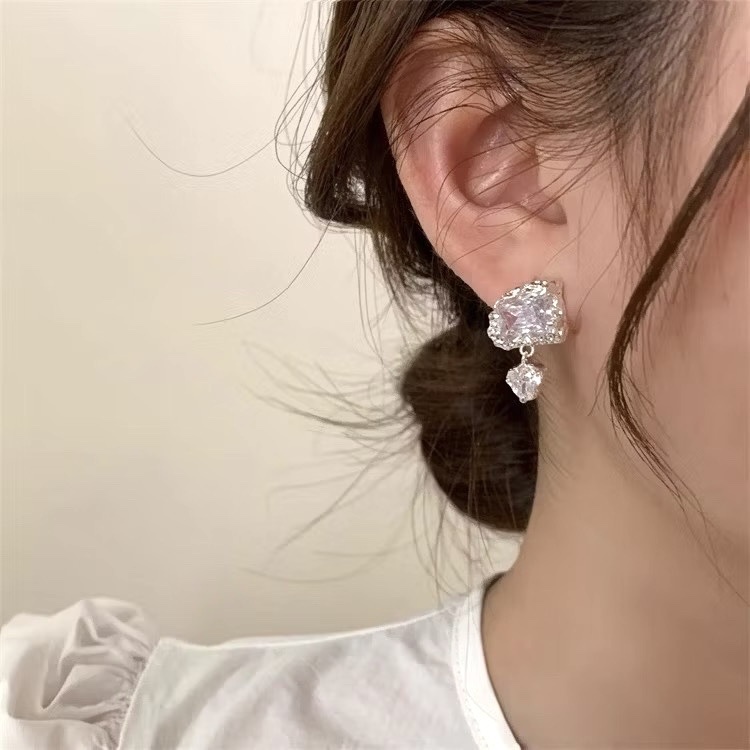diamond不規則晶透水晶石夢幻耳墜
