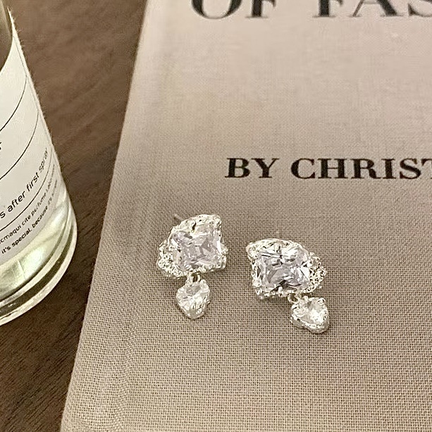 diamond不規則晶透水晶石夢幻耳墜