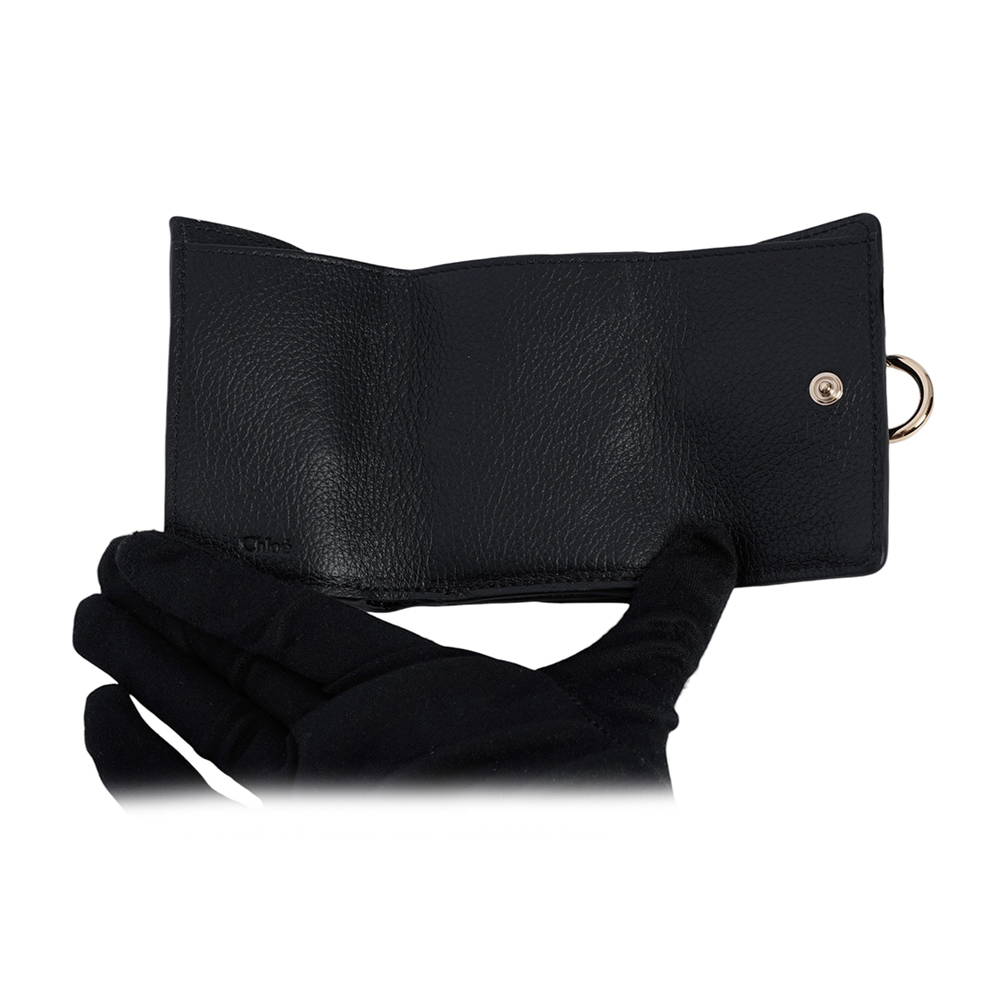 【CHLOE'】Alphabet C Logo 牛皮迷你三折短夾(黑色) CHC21WP946F57 001