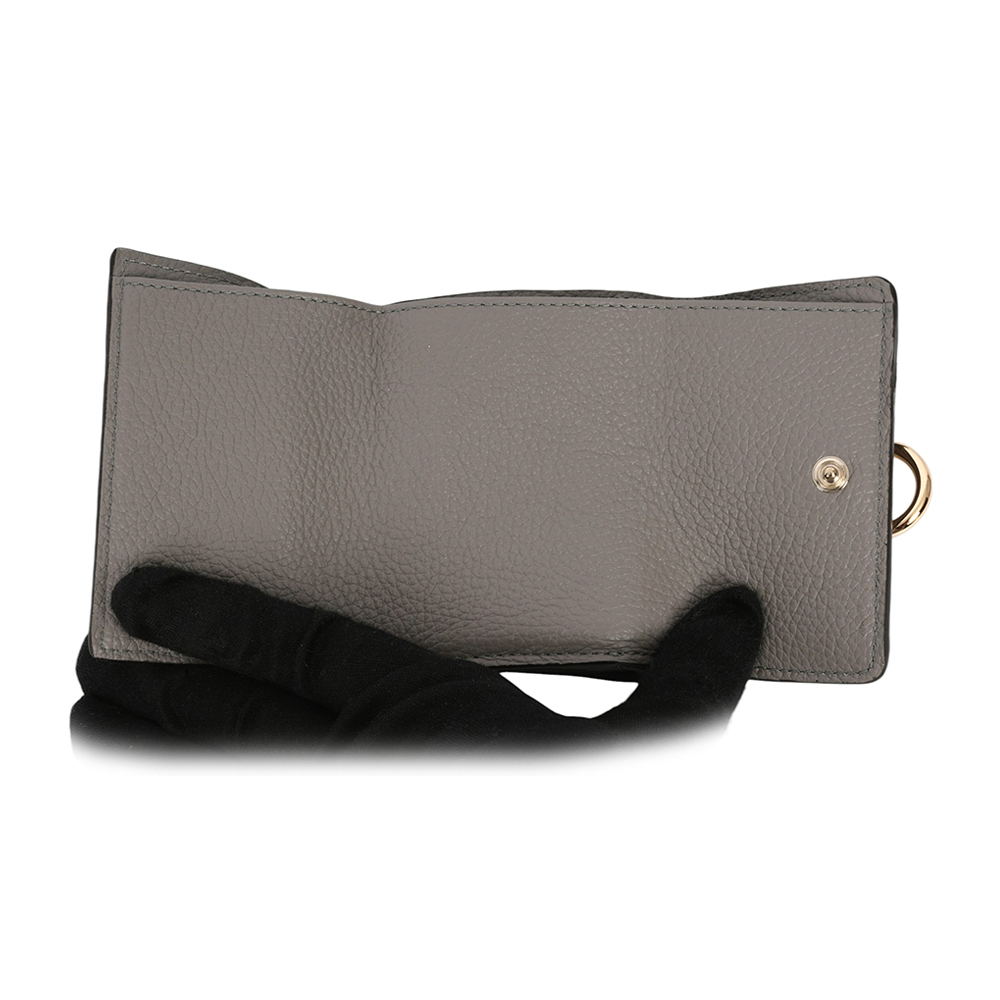 【CHLOE'】Alphabet C Logo 牛皮迷你三折短夾(羊絨灰)CHC21WP946F57 053