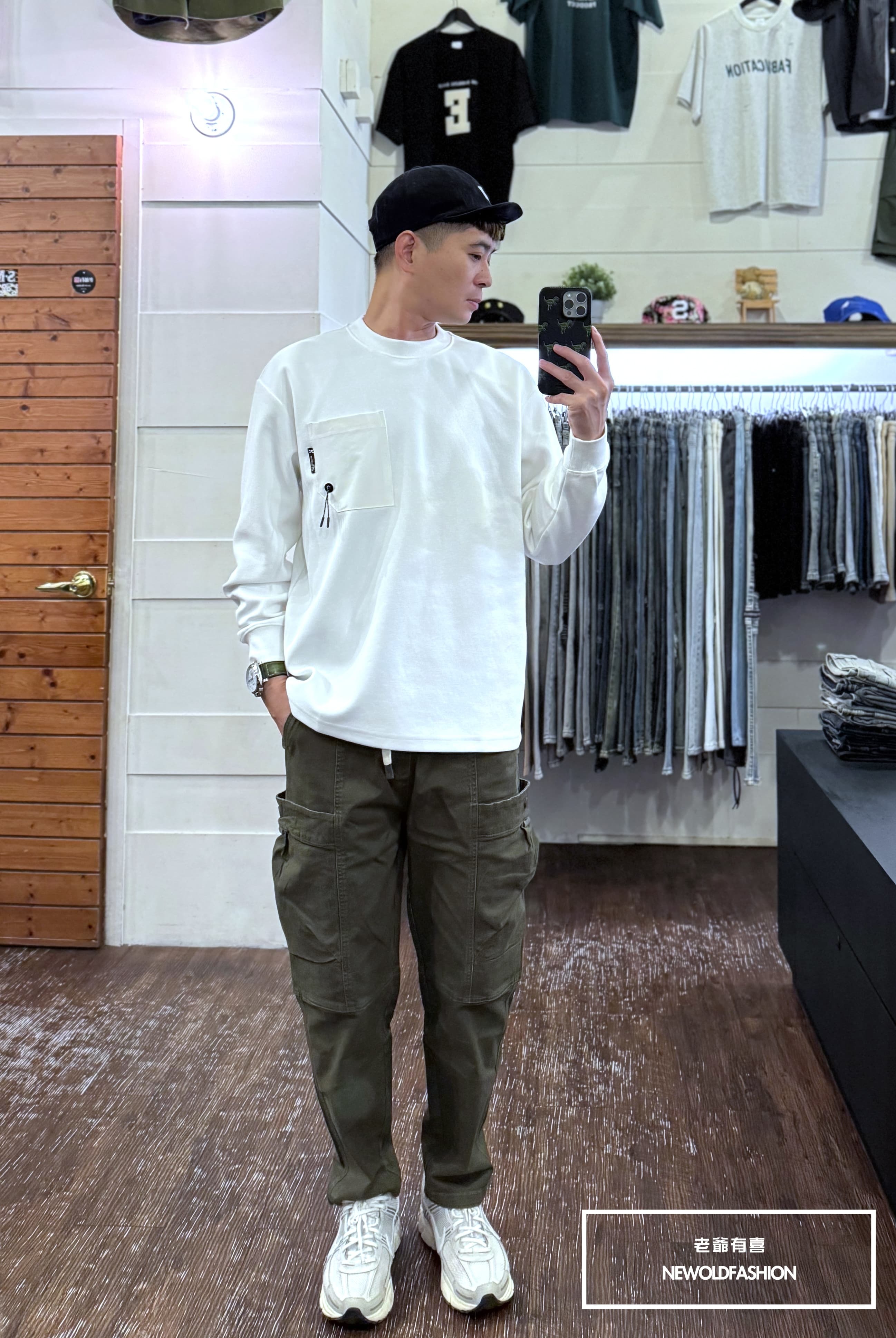 『新品上市』重磅黑標口袋織紋大學T-白(NOF2409F2620)