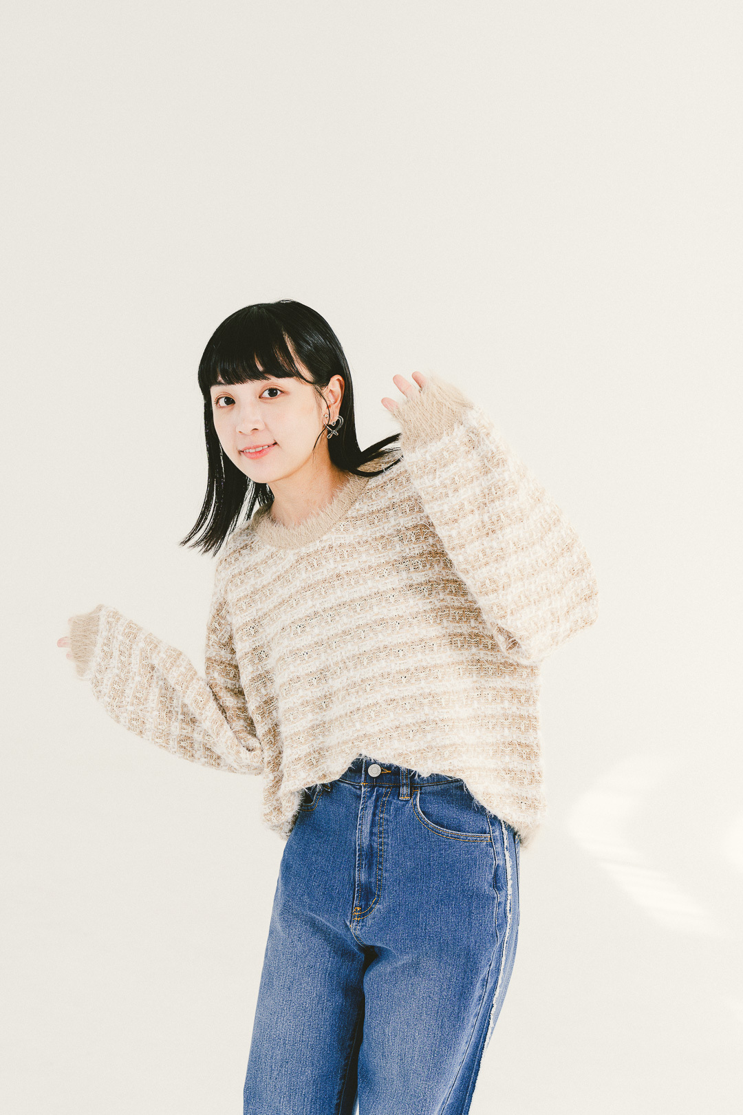 絨化入秋！羽毛條紋針織衣(三色-溫暖米)