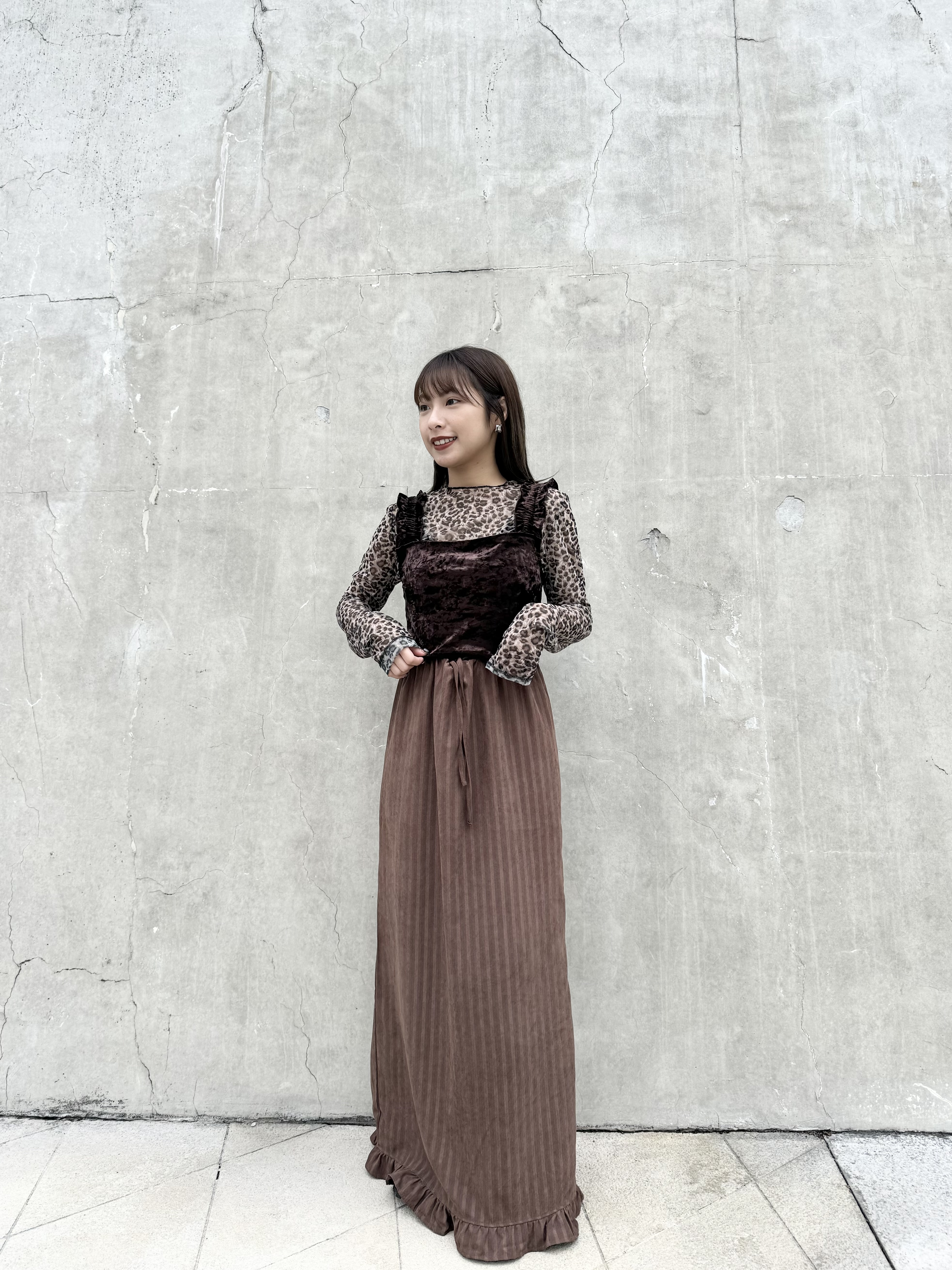 絨面RUFFLE肩帶TOP (BROWN)