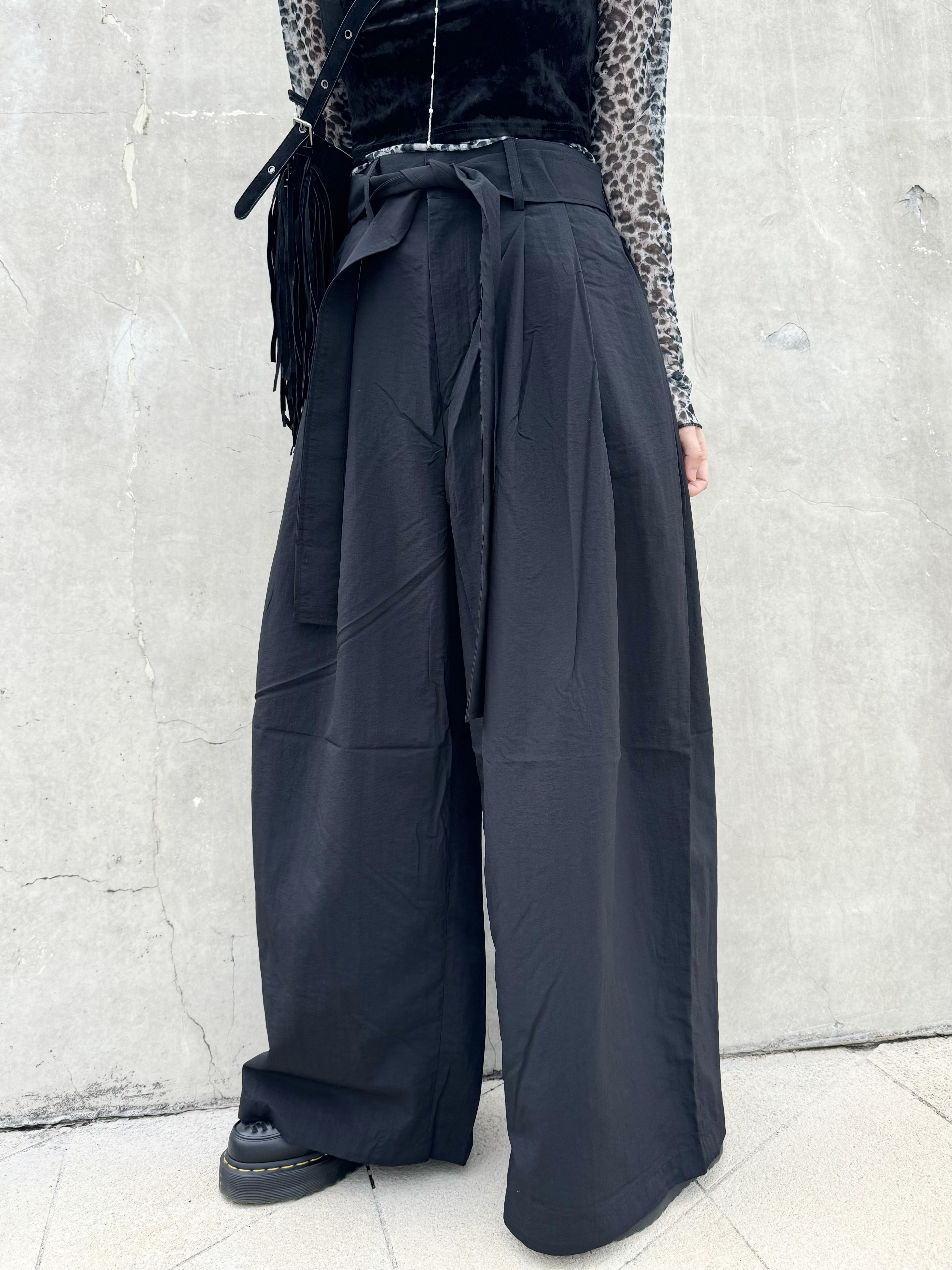 HOIYING自留神褲！索索料配腰帶闊褲