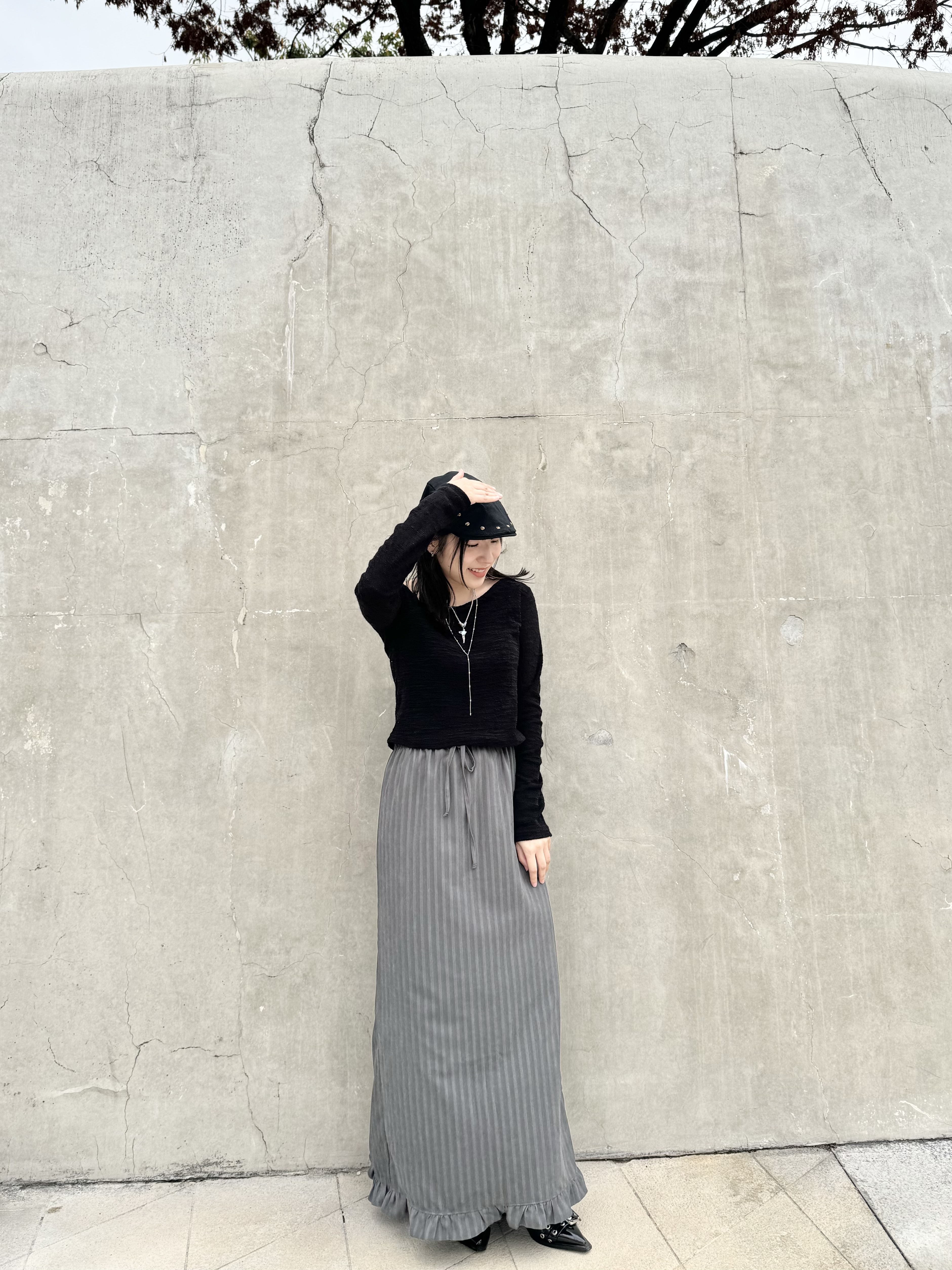 斜肩配頸帶TOP (BLACK/WHITE)