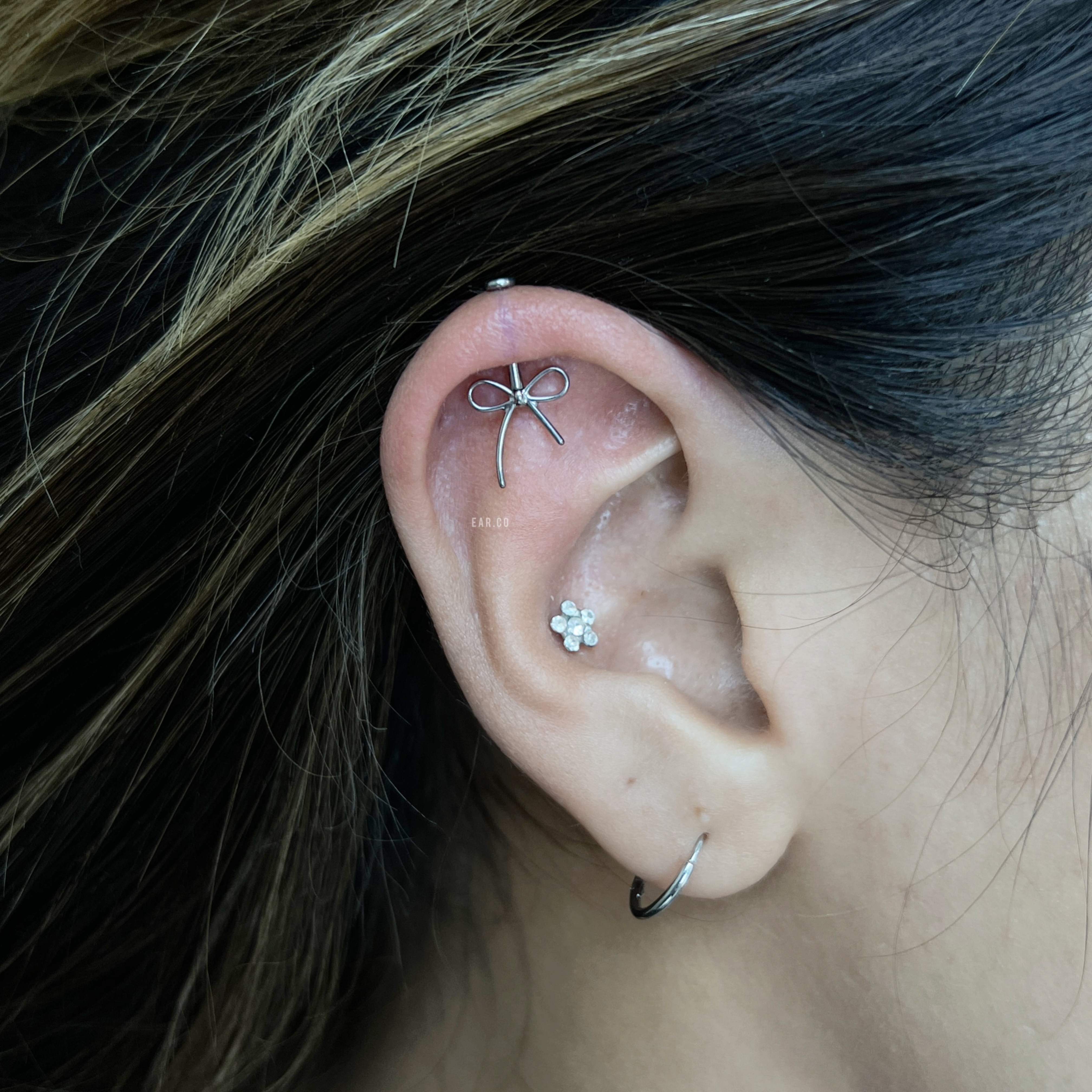 Vertical蝴蝶結平頭釘 [G23 Titanium]