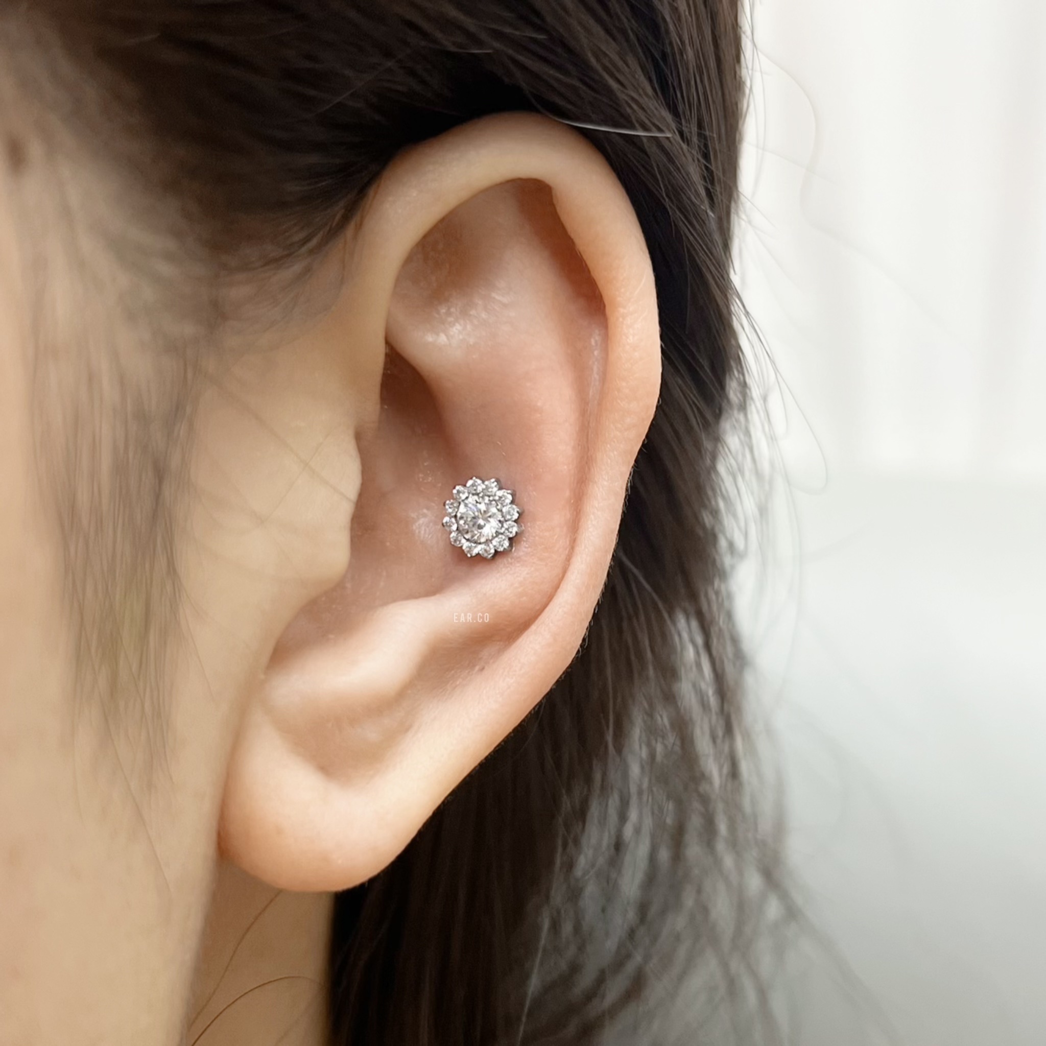 超閃太陽花平頭耳門/耳珠/耳骨釘 [G23 Titanium]