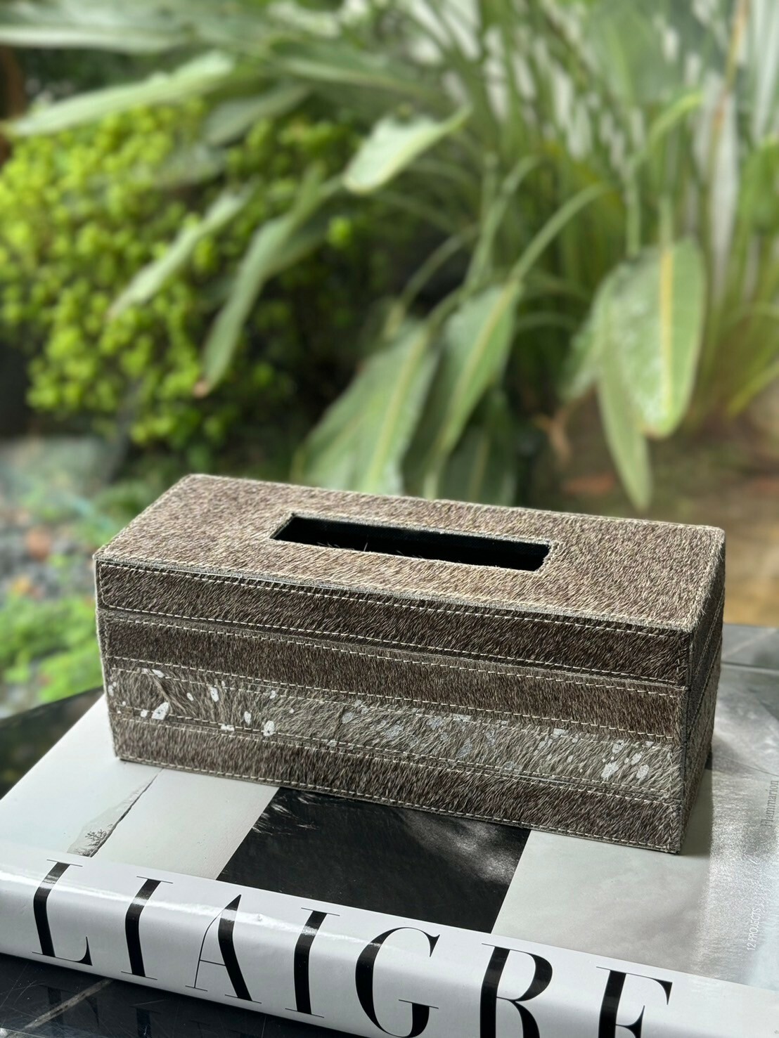 灰銀皮革擦手紙盒