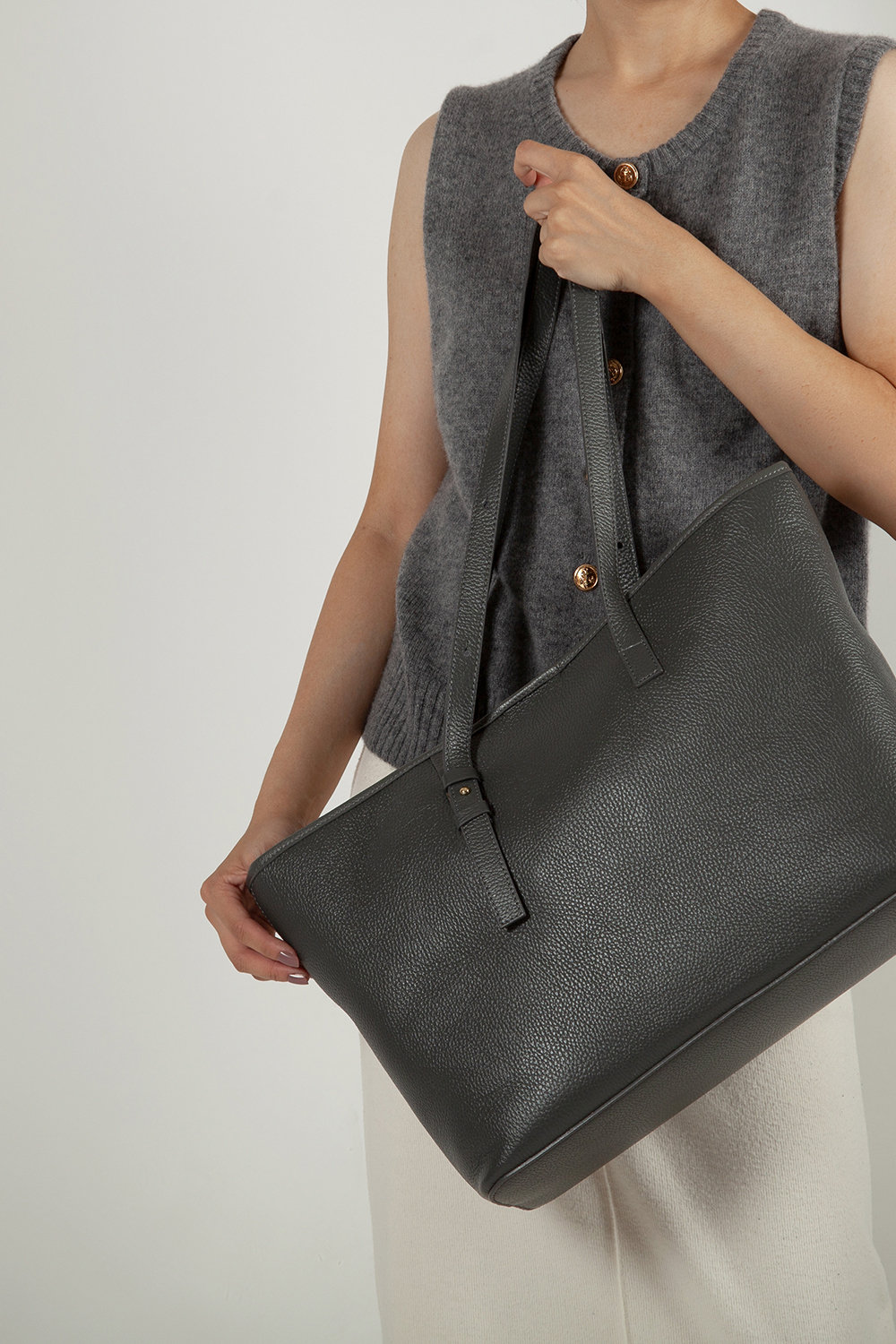 Piers 荔枝紋大托特包 灰色