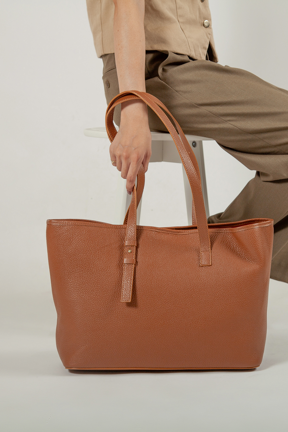 Piers 荔枝紋大托特包 棕色