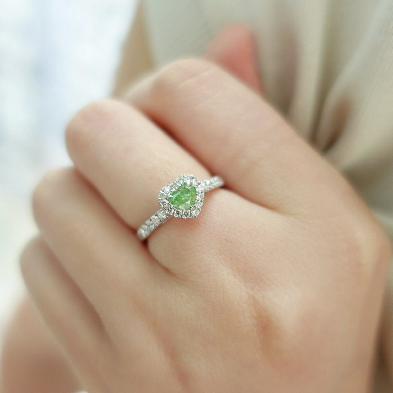 18K金綠鑽戒指-心形切割