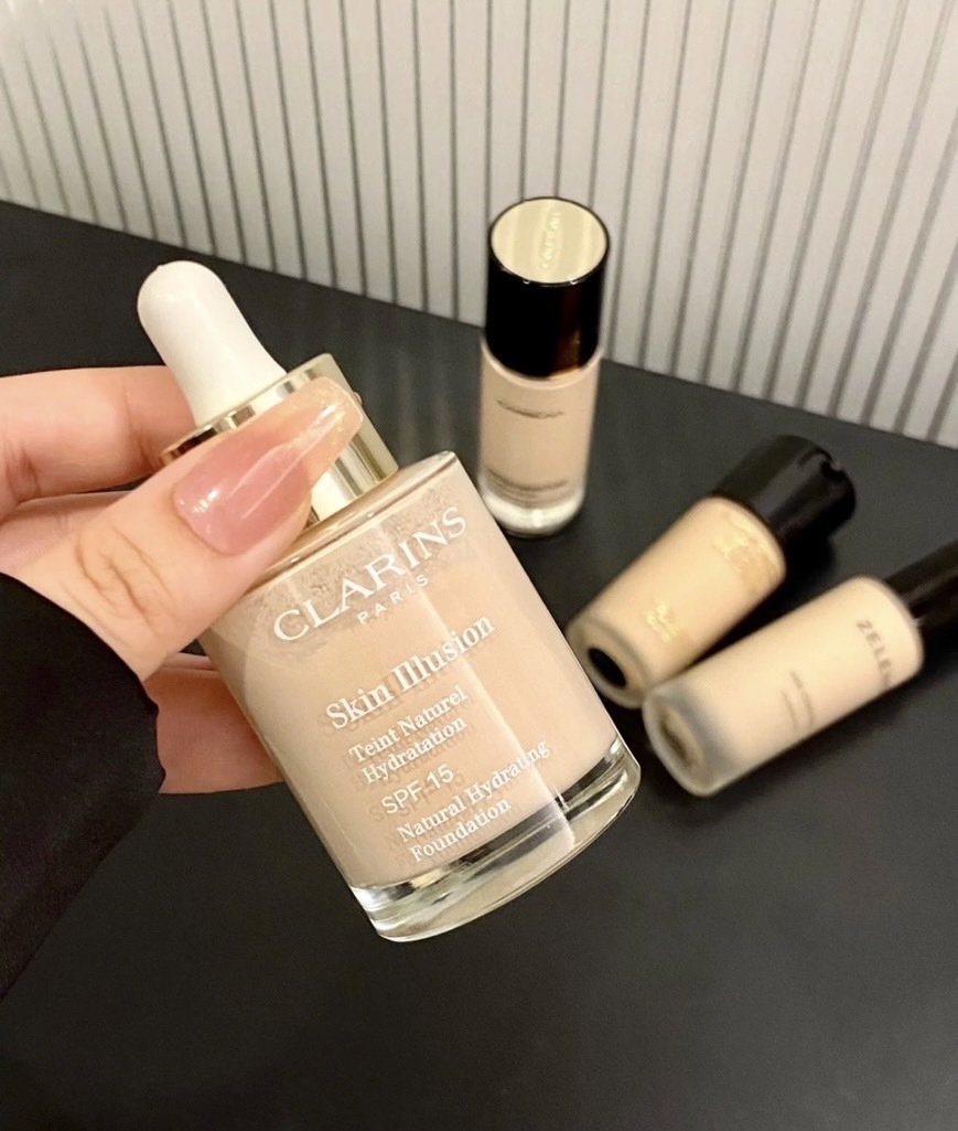 預購  Clarins 克蘭詩 蘋果光天生美肌粉底液