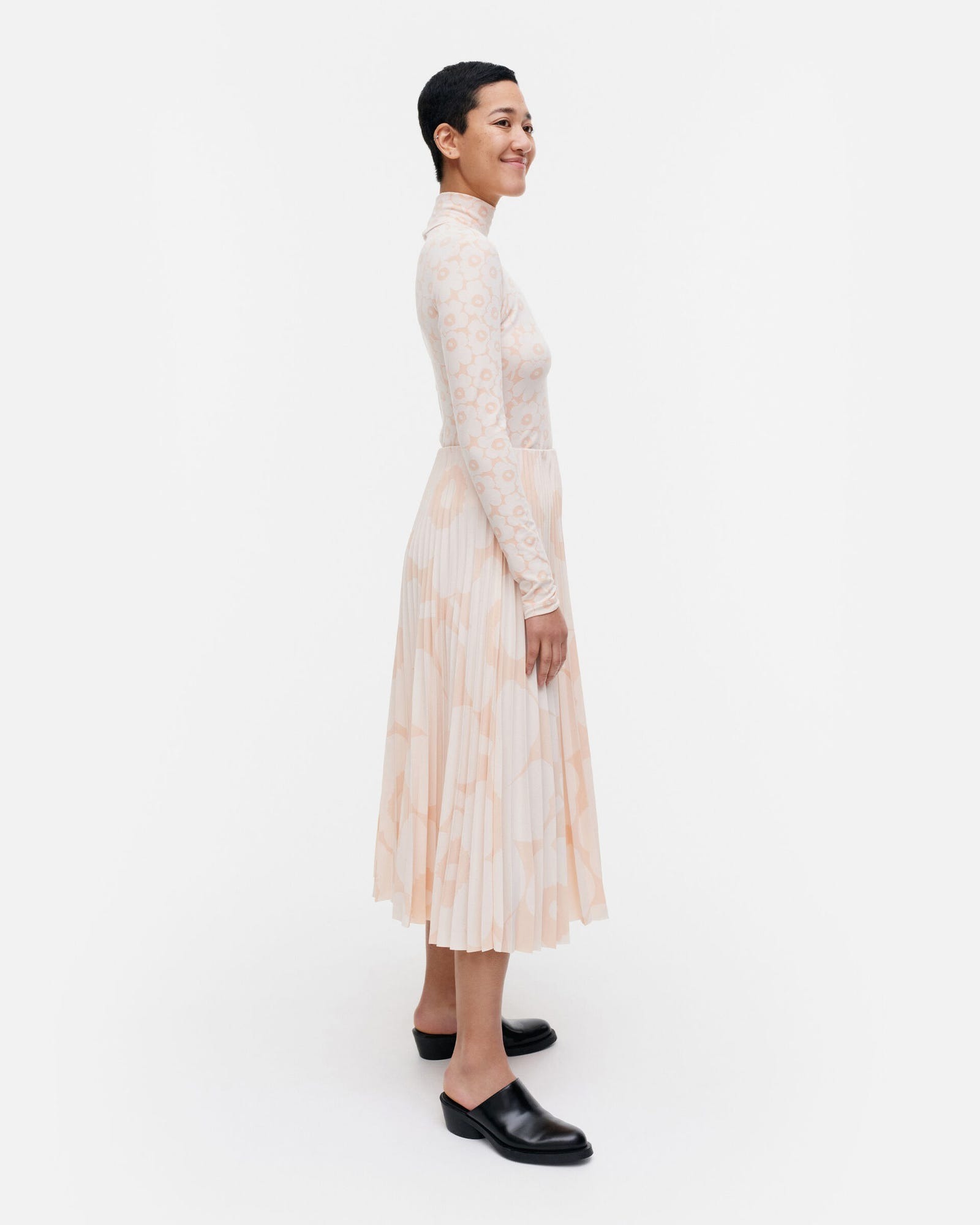 JÄKÄLÄ UNIKKO 印花高領上衣