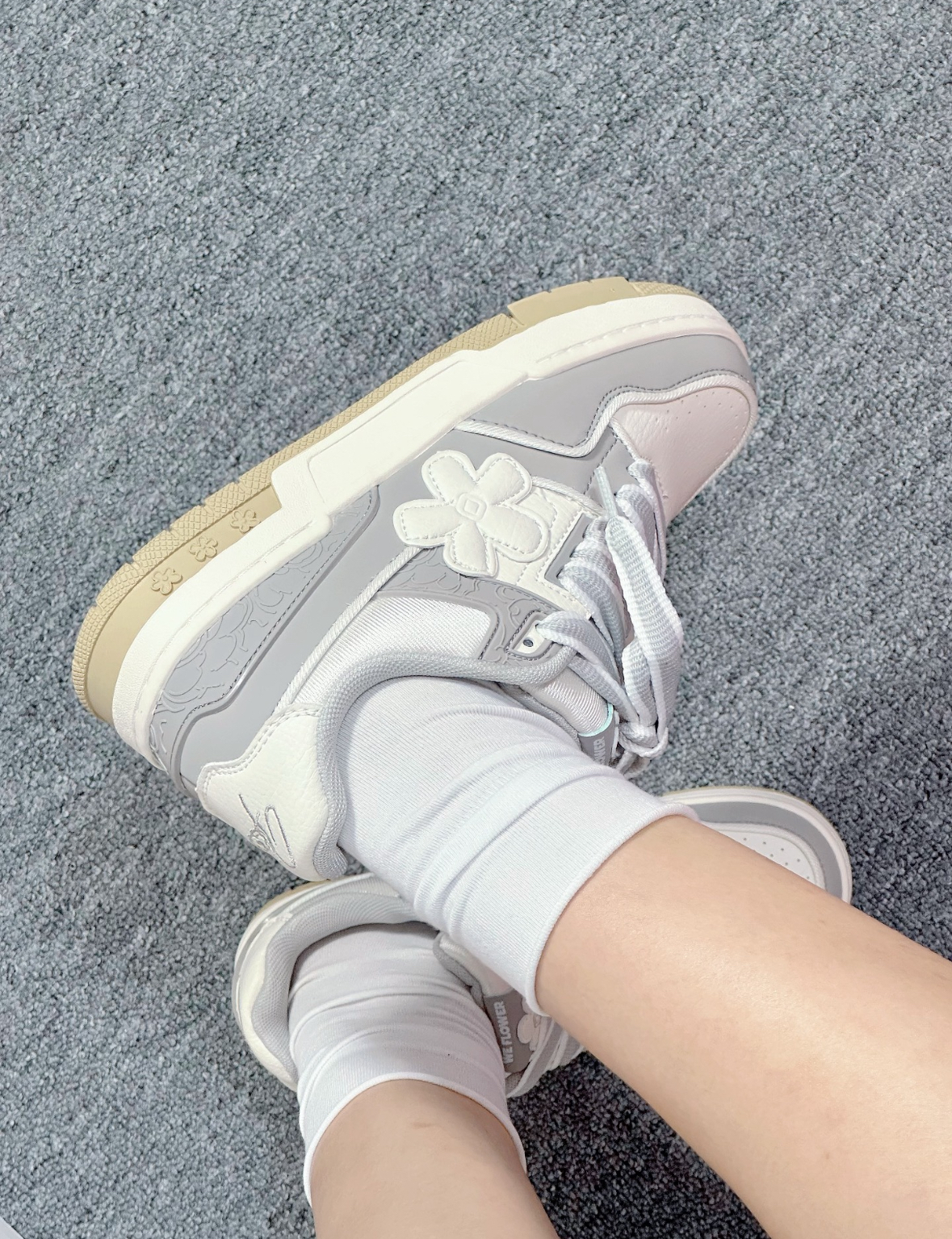 We Flower 小花鞋 藝術家聯名系列 象牙灰 厚底 板鞋 男女同款/預購