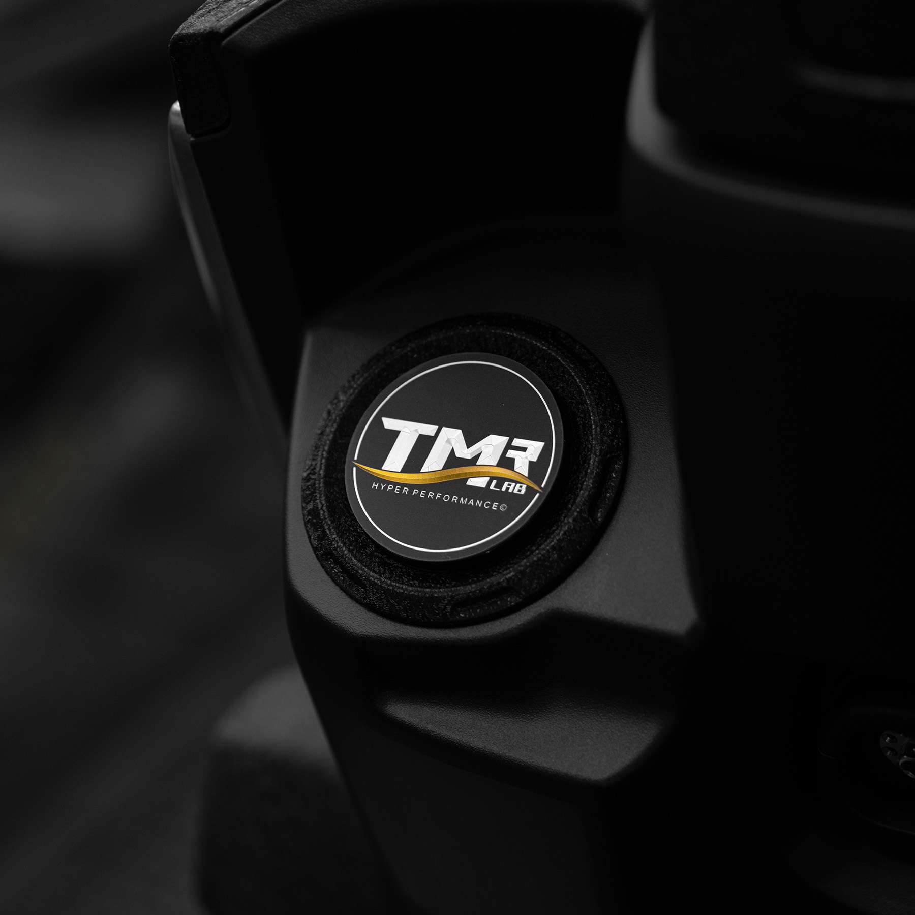 ｜“ 滿版圓鈦片油箱蓋™ “｜