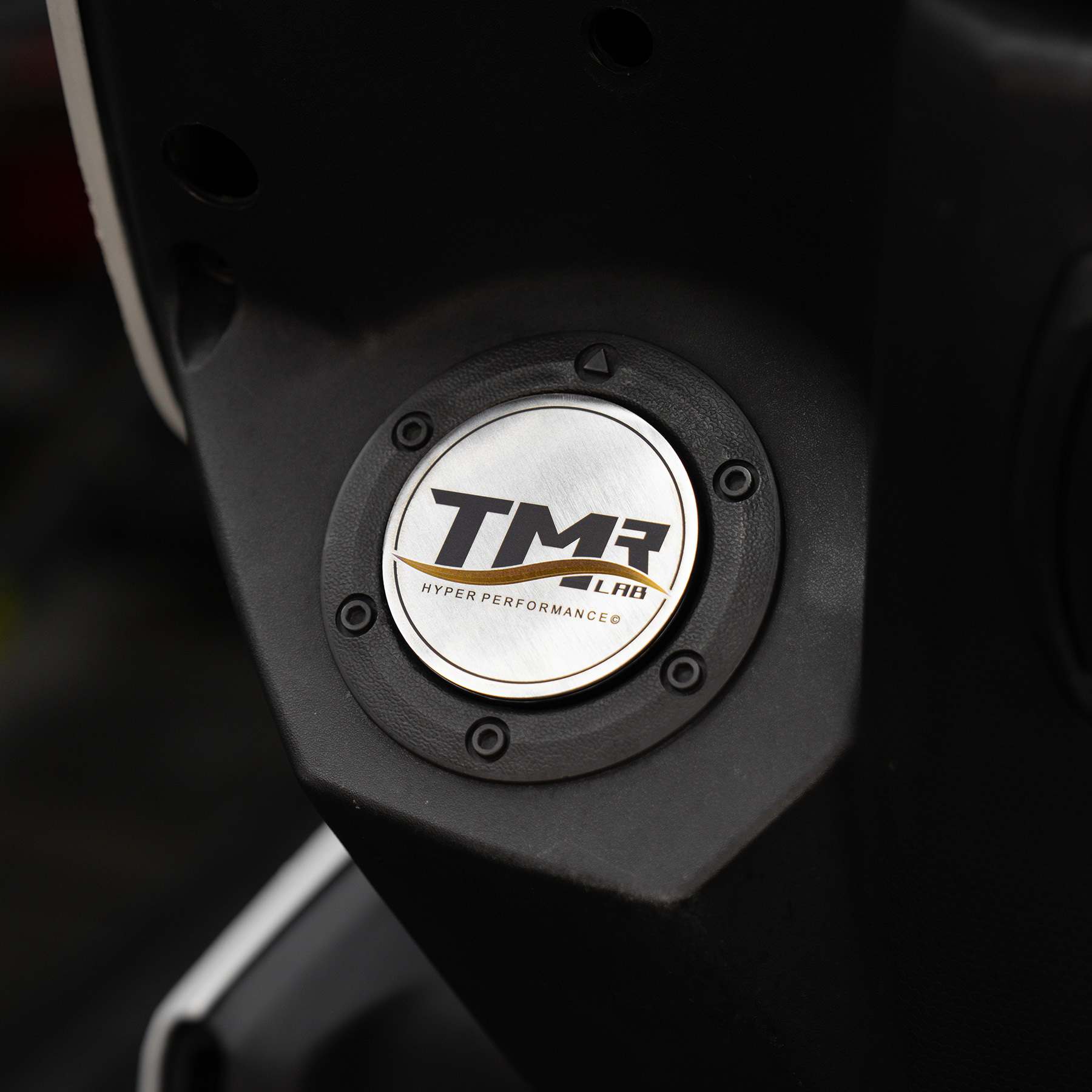 ｜“ 滿版圓鈦片油箱蓋™ “｜