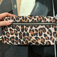 [S] KATE SPADE KH751 CHELSEA SPOTTED LEOPARD TRAVEL COSMETIC POUCH,BROWN MULTI, 196021503153 (SKS1405)