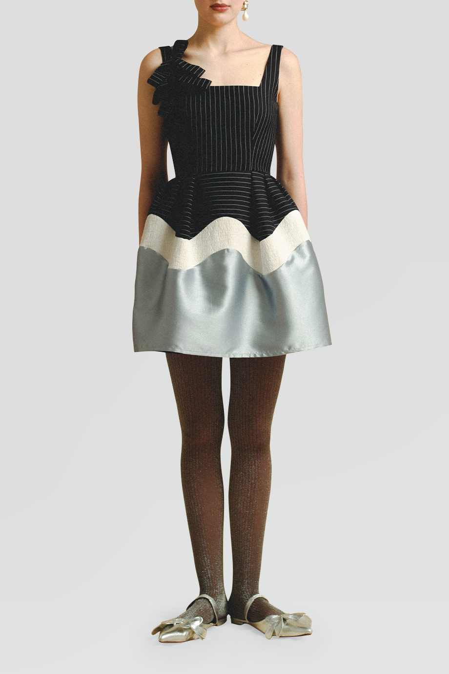 PEGGY HARTANTO｜POSTURE 方領條紋撞色裙擺短洋裝