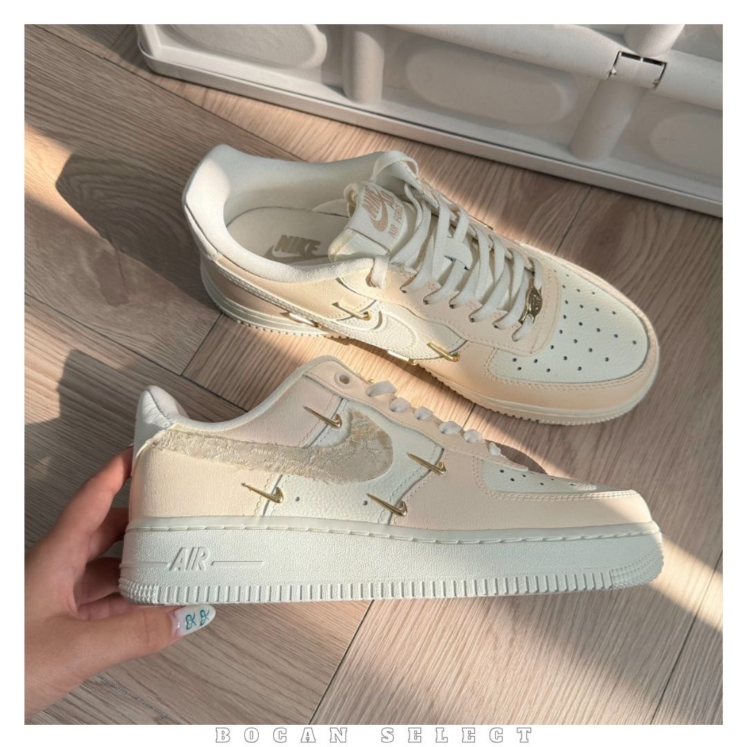 NIKE AIR FORCE 金絲海棠 小金勾 四勾 訂製鞋 FV3654-111 (Teaml-金絲海棠L米白3C24）