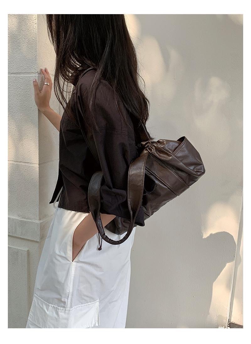 抽繩雙口帶水餃肩背包/四色