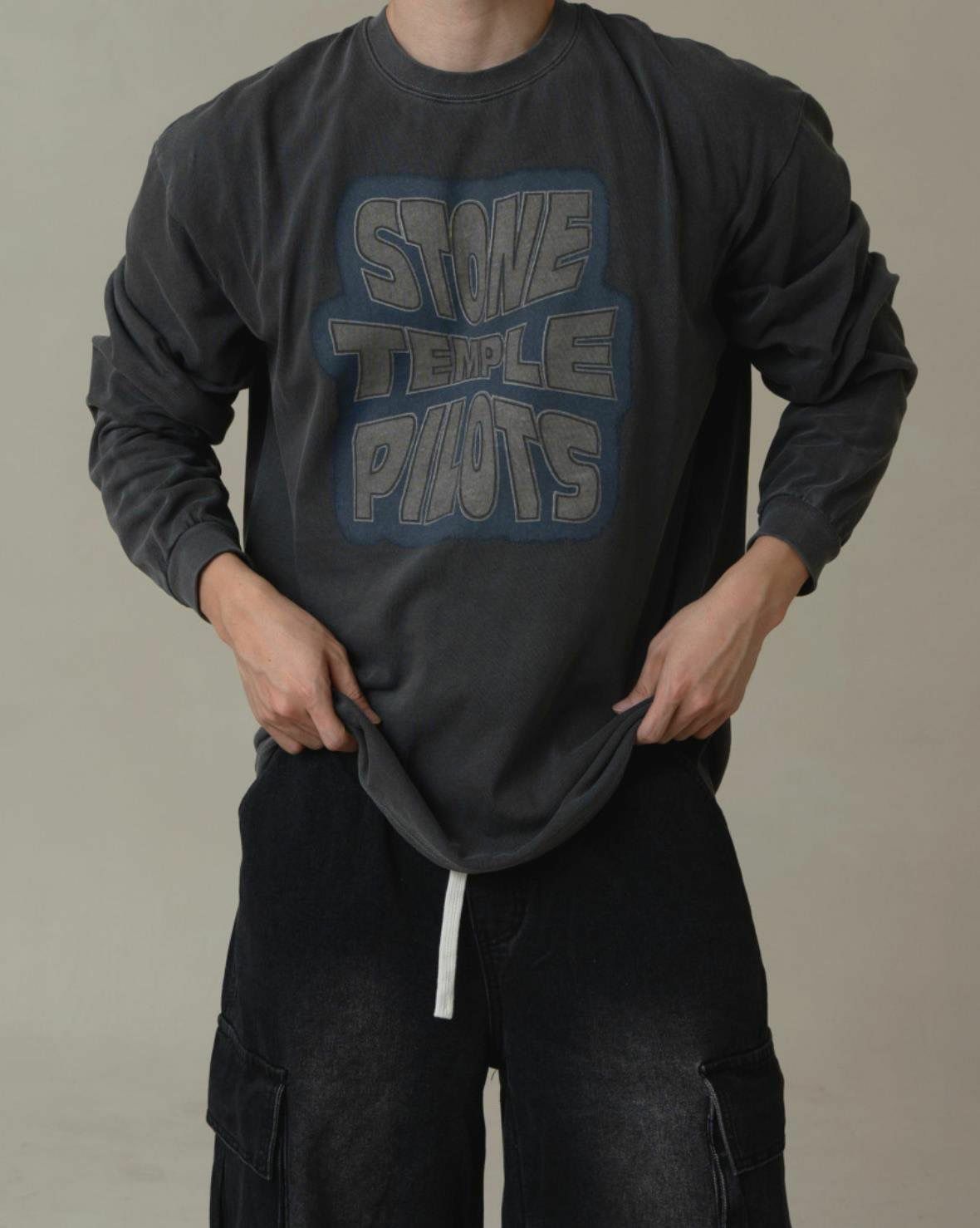 洗水英文字圖案長袖衫 LOBBY-013T