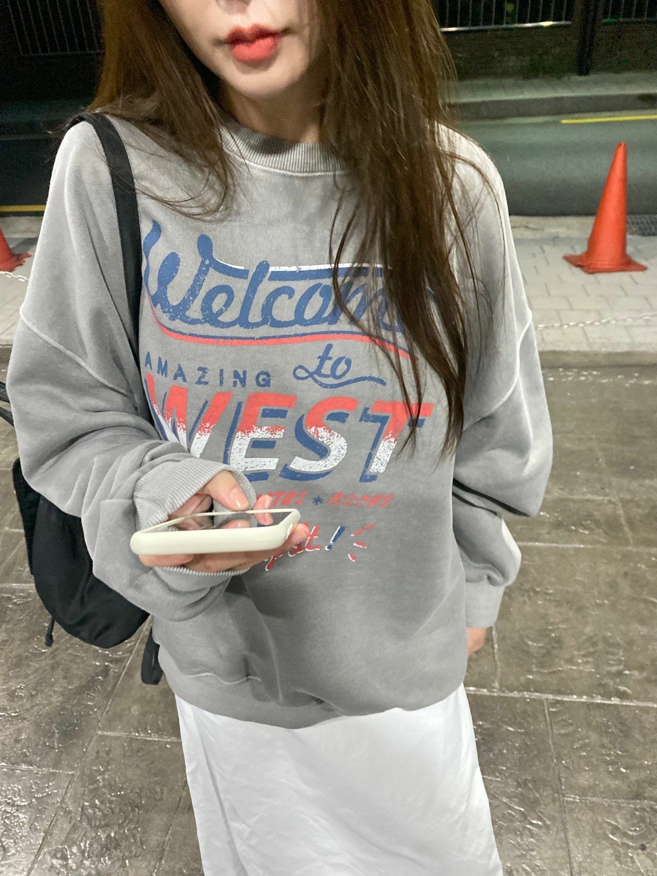 洗水英文字衛衣 LOBBY-016T